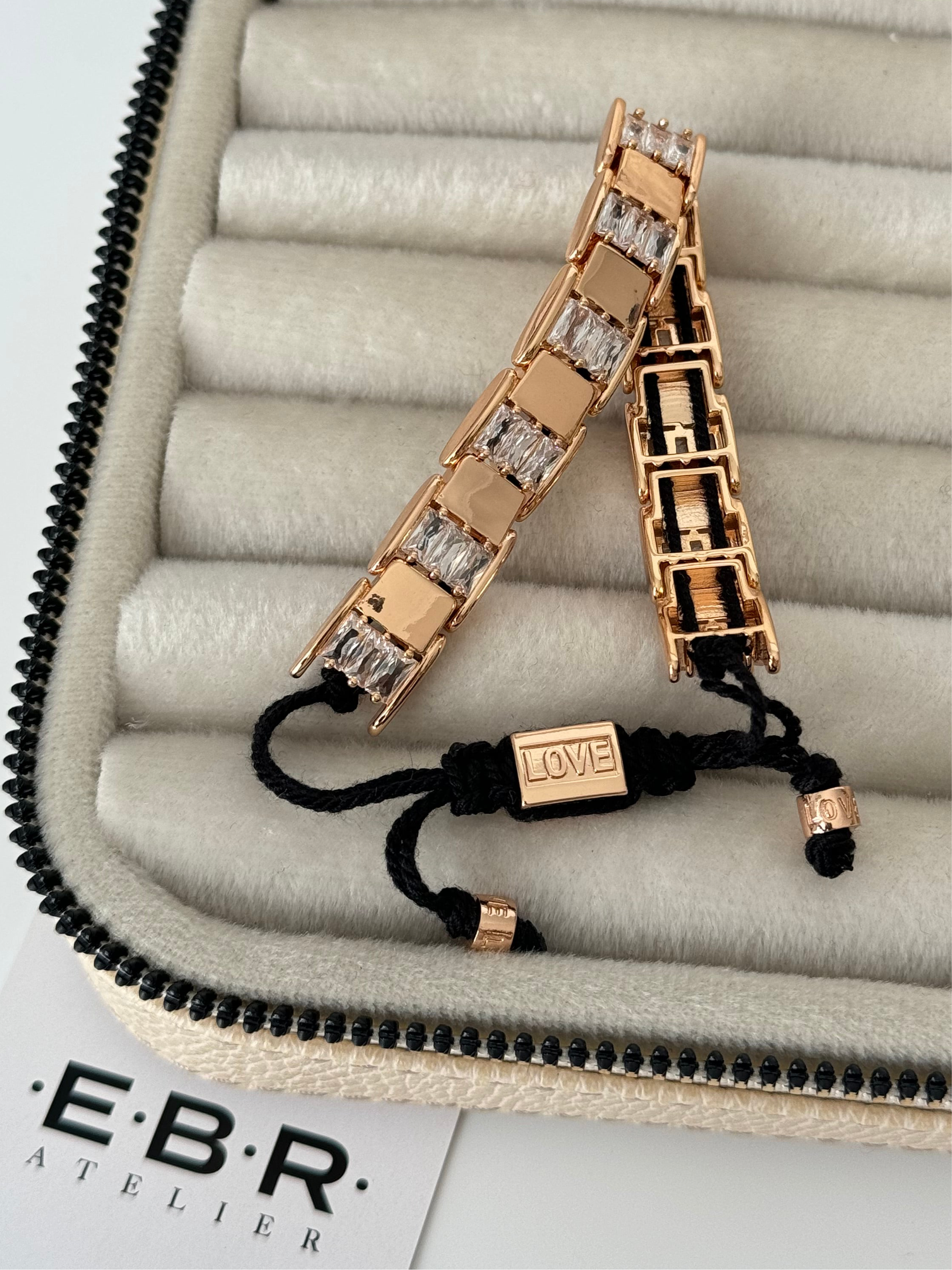 İTHAL TAŞ DETAYLI GOLD SİYAH İPLİ BİLEKLİK