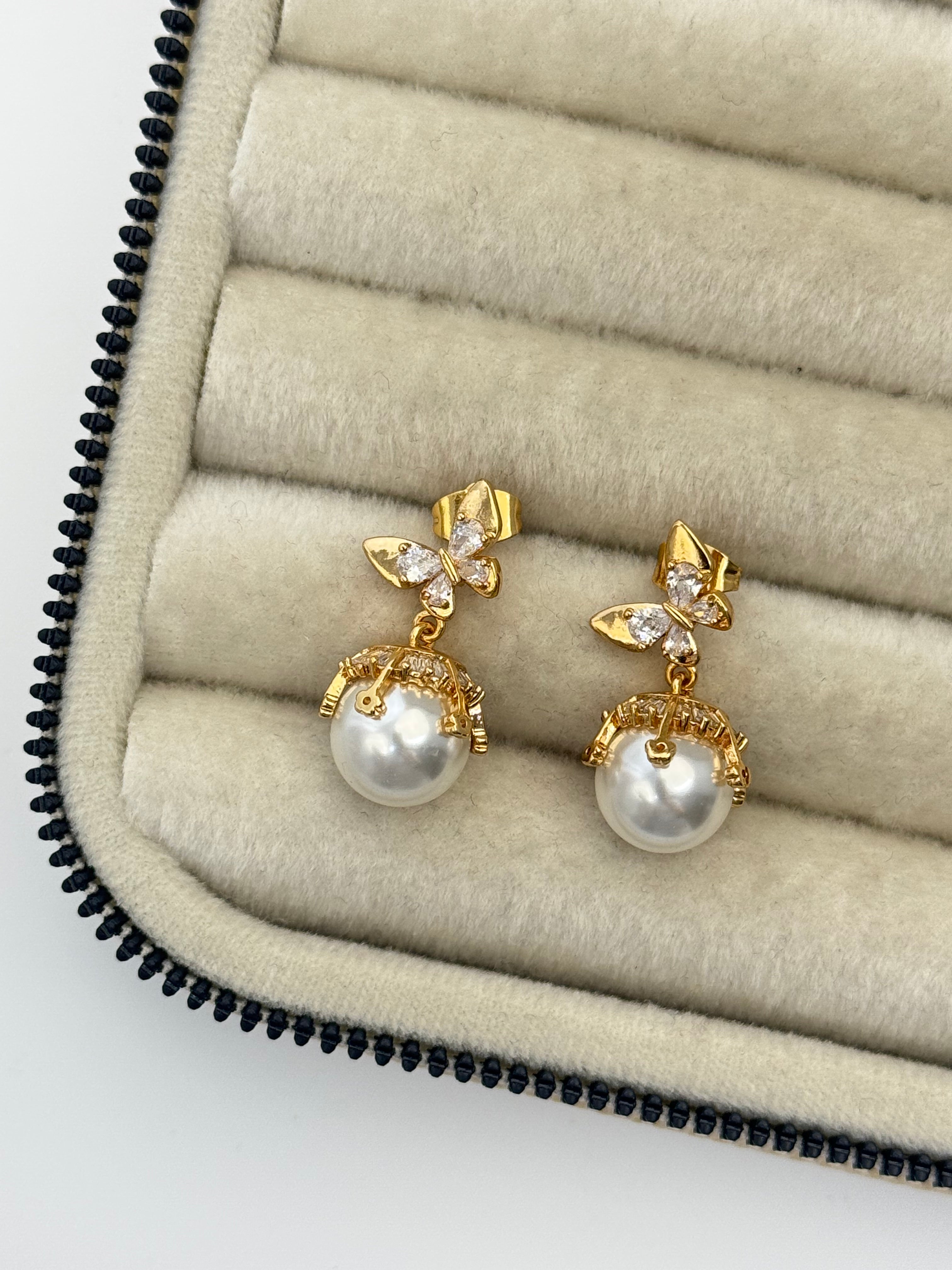 İNCİ KELEBEK DETAYLI İTHAL GOLD KÜPE