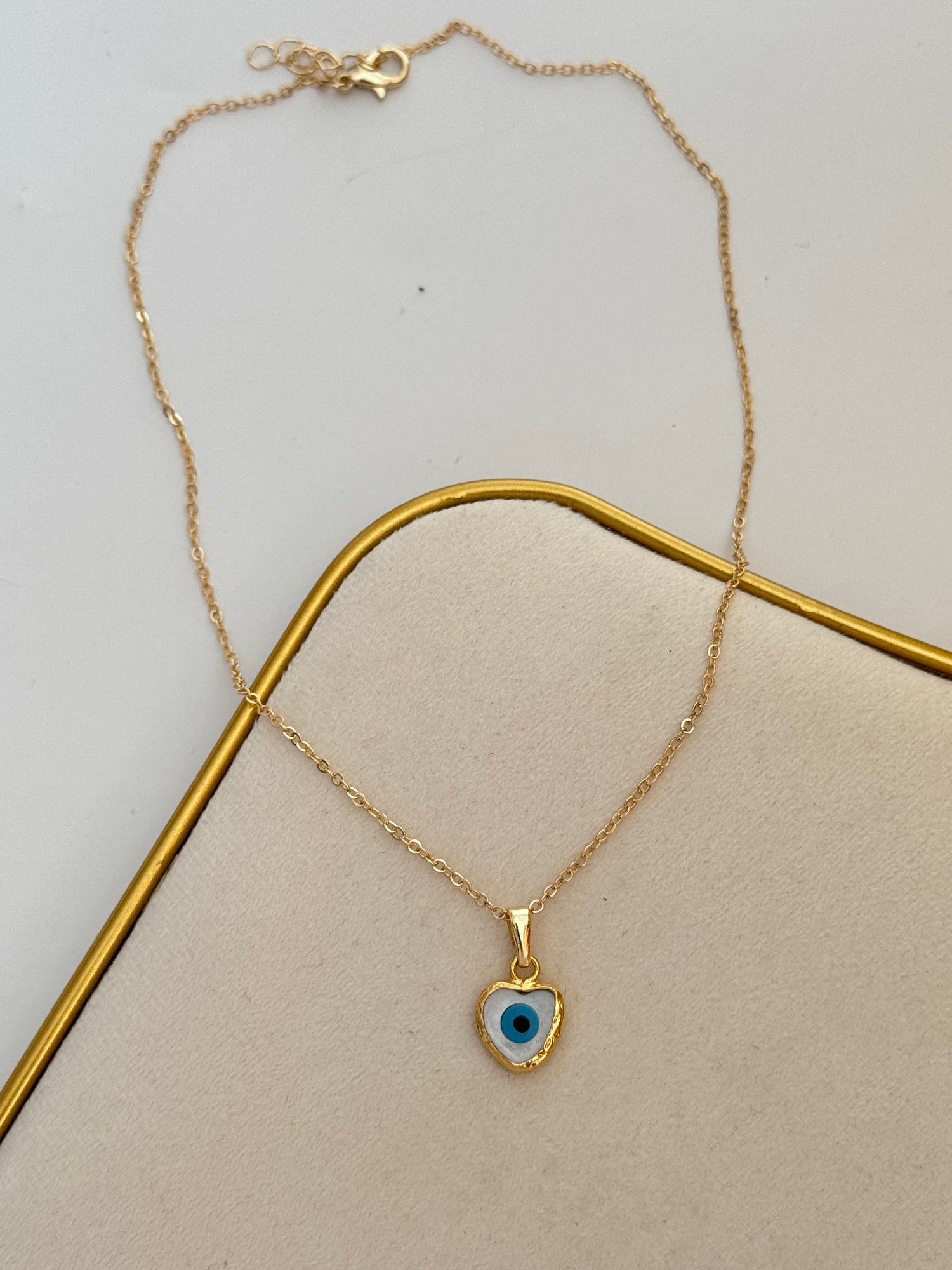 KALP DETAYLI NAZAR BONCUKLU DOĞAL TAŞLI ALTIN KAPLAMA KOLYE