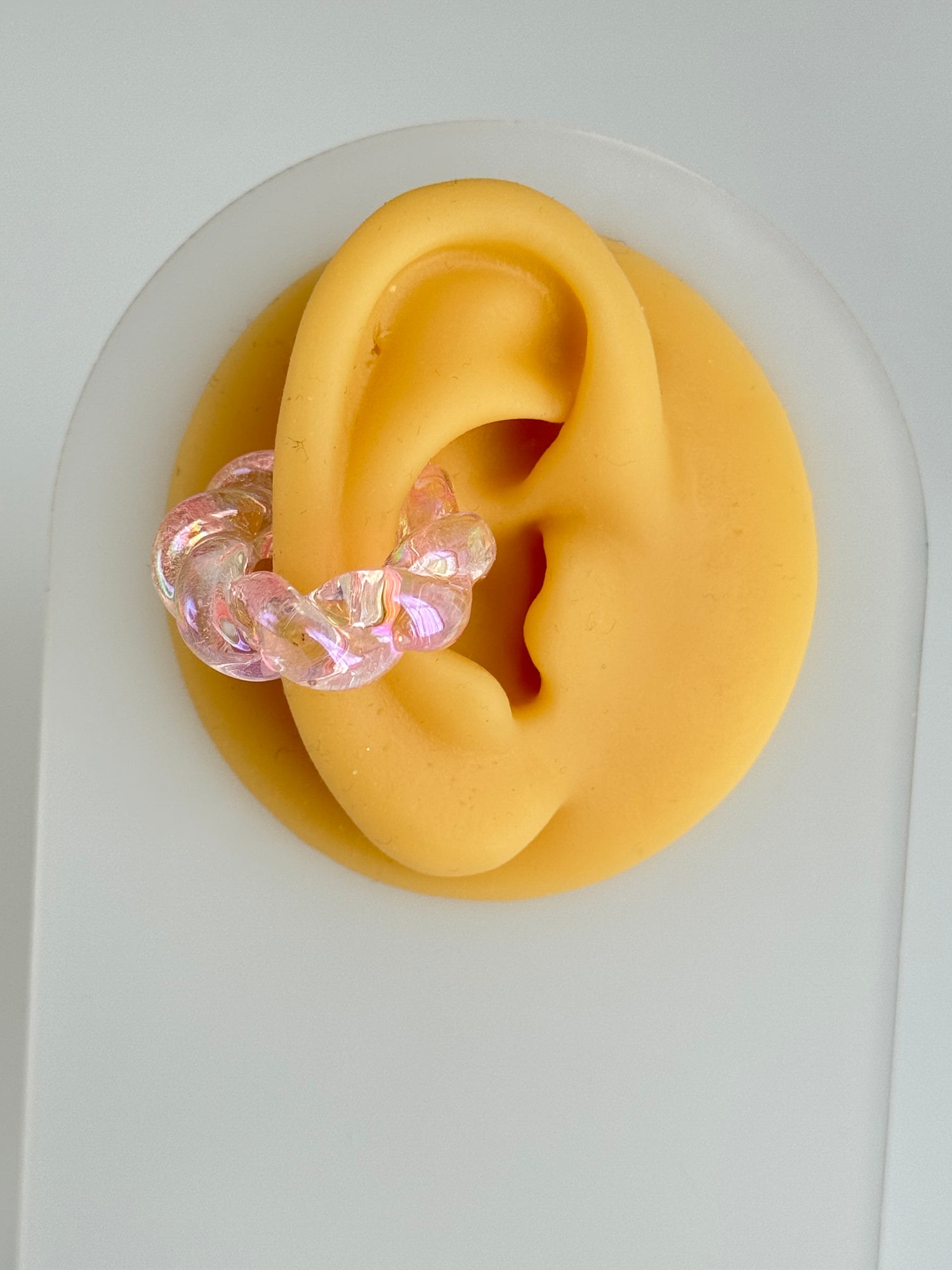 HOLOGRAMLI BURGU AKRİLİK EARCUFF KIKIRDAK KÜPE PEMBE