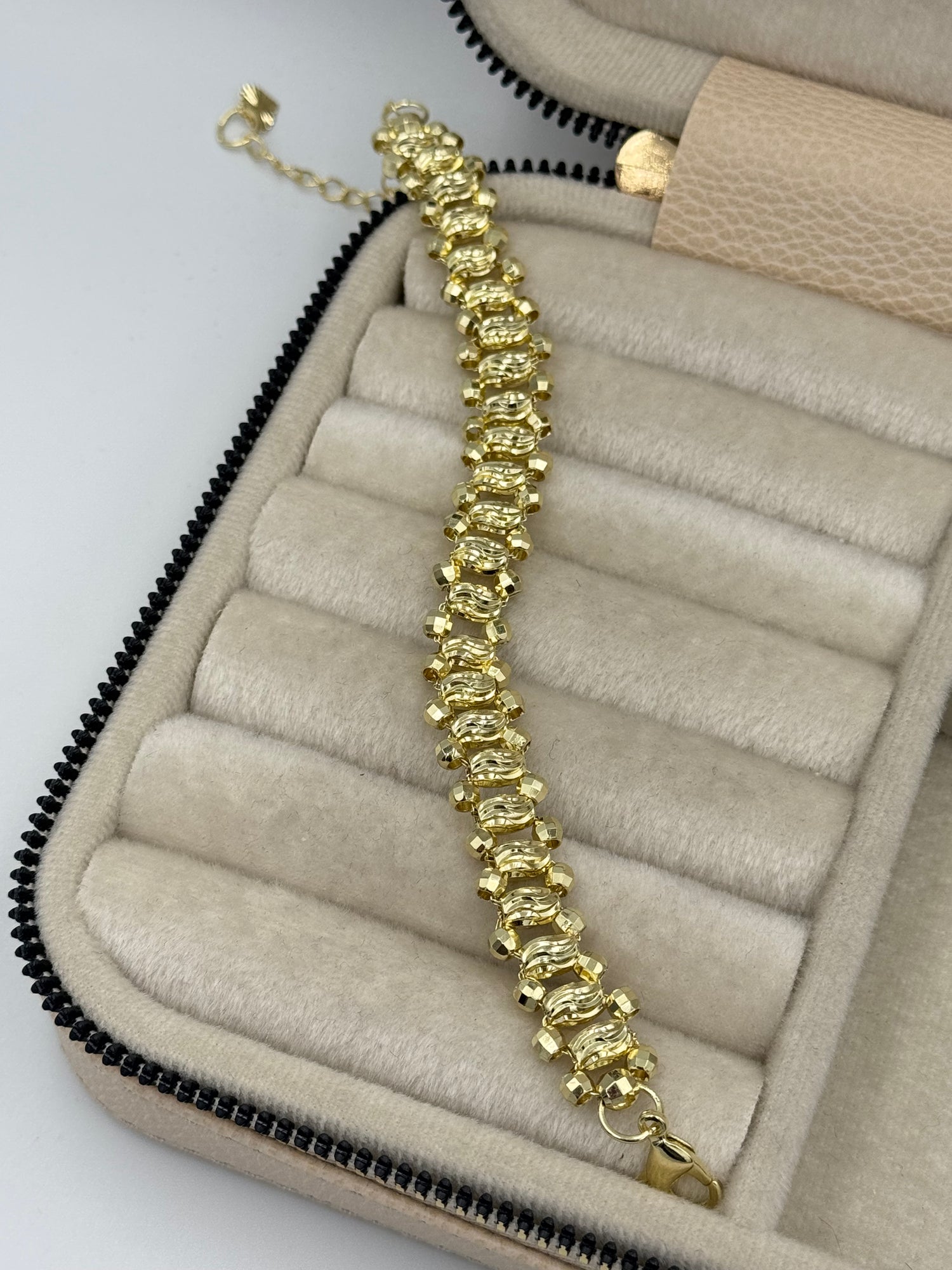 İTHAL DORİKA DETAYLI GOLD BİLEKLİK