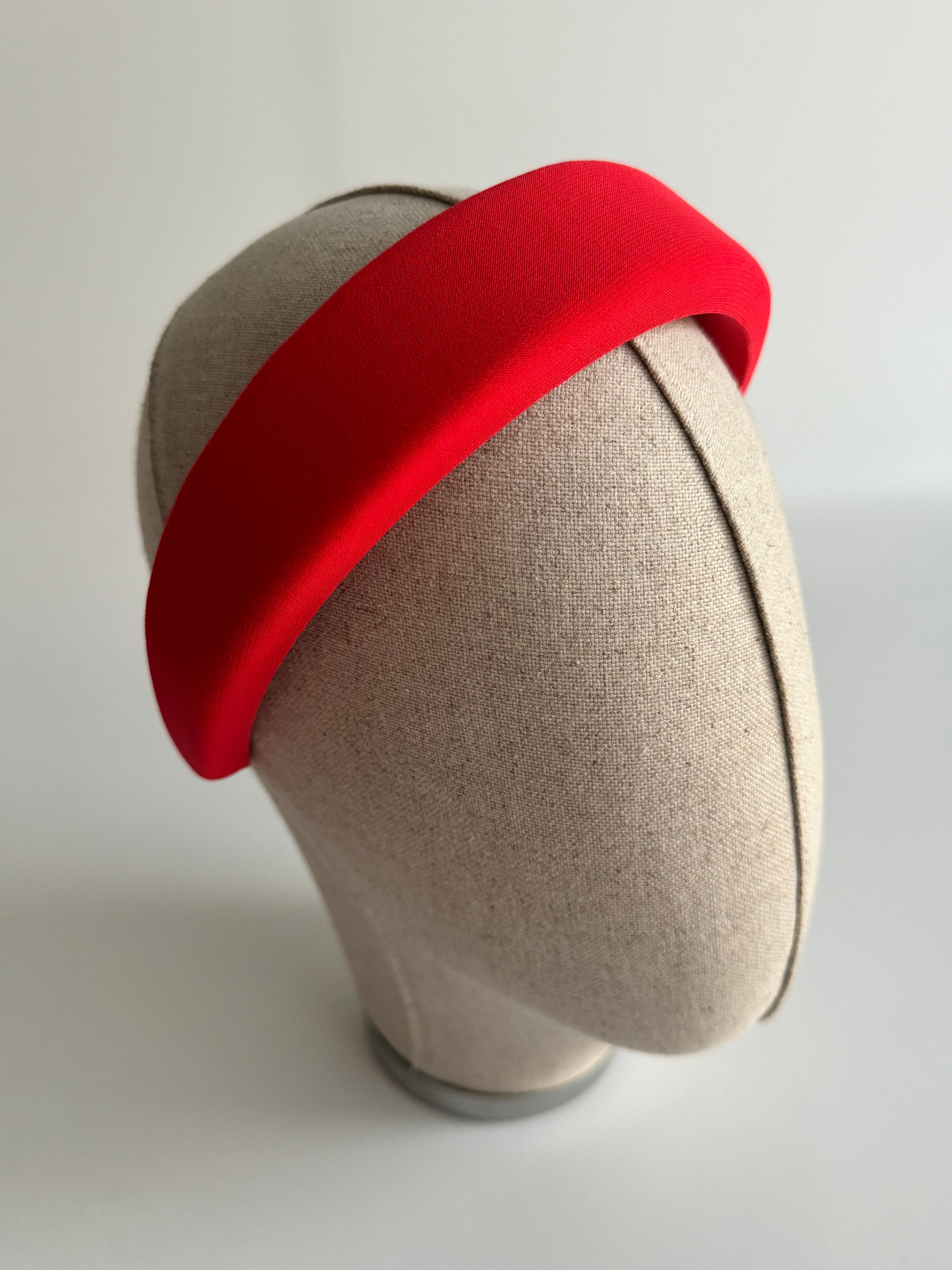 KIRMIZI KALIN MODEL TAÇ