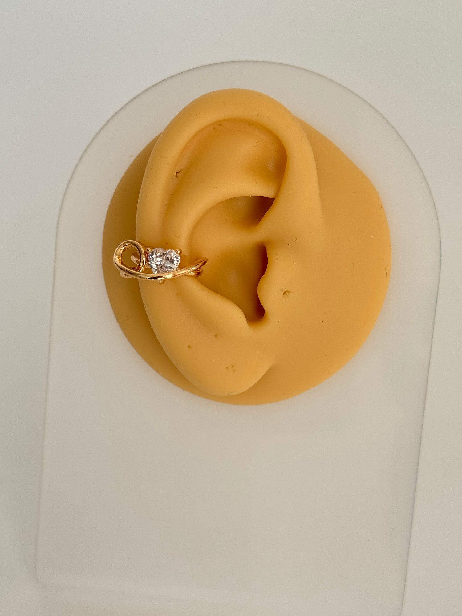 İTHAL KALP DETAYLI GOLD SAĞ KULAK KIKIRDAK KÜPE EARCUFF