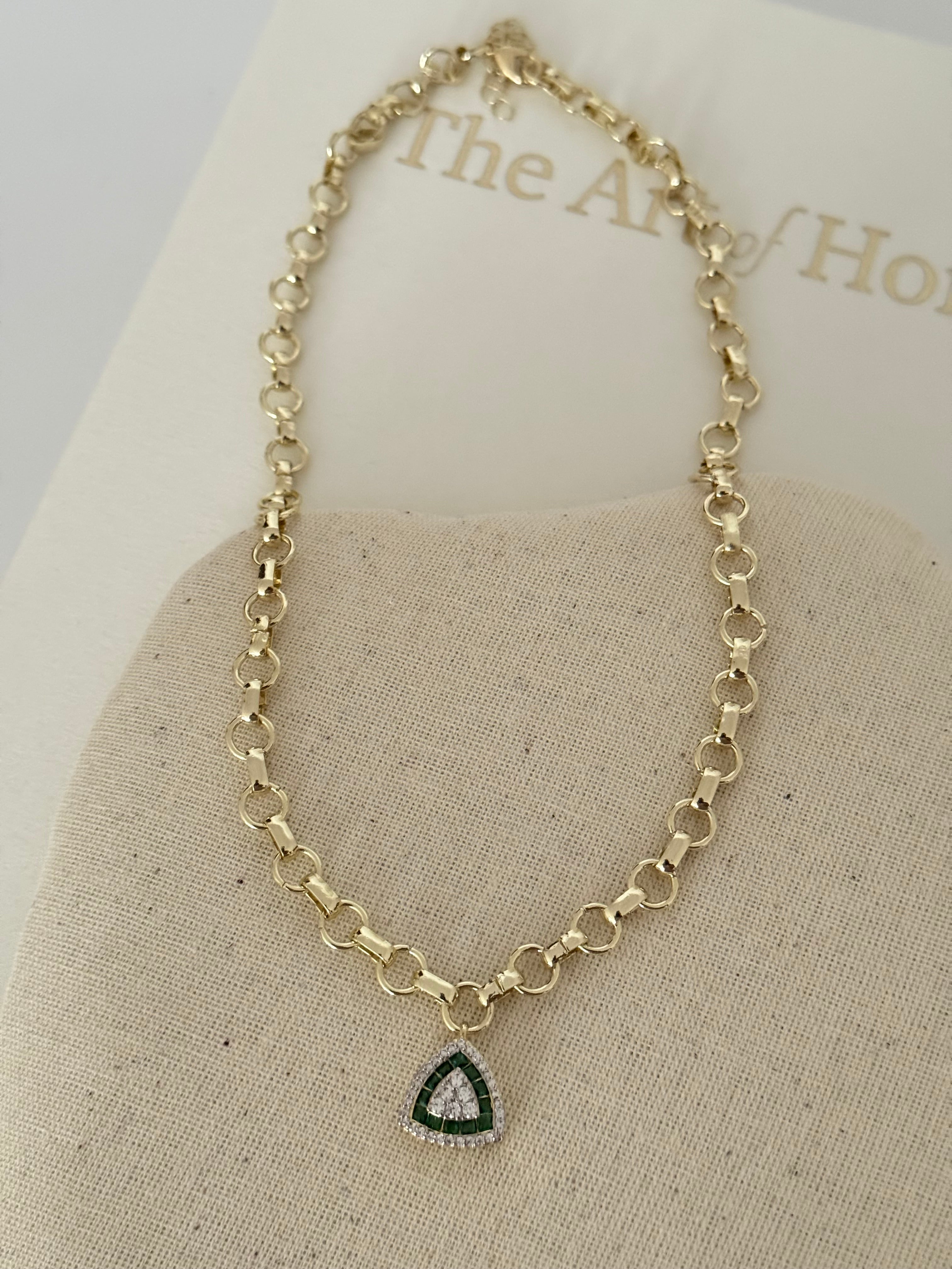 ROSALİE ÜÇGEN YEŞİL TAŞ DETAYLI GOLD ZİNCİR KOLYE