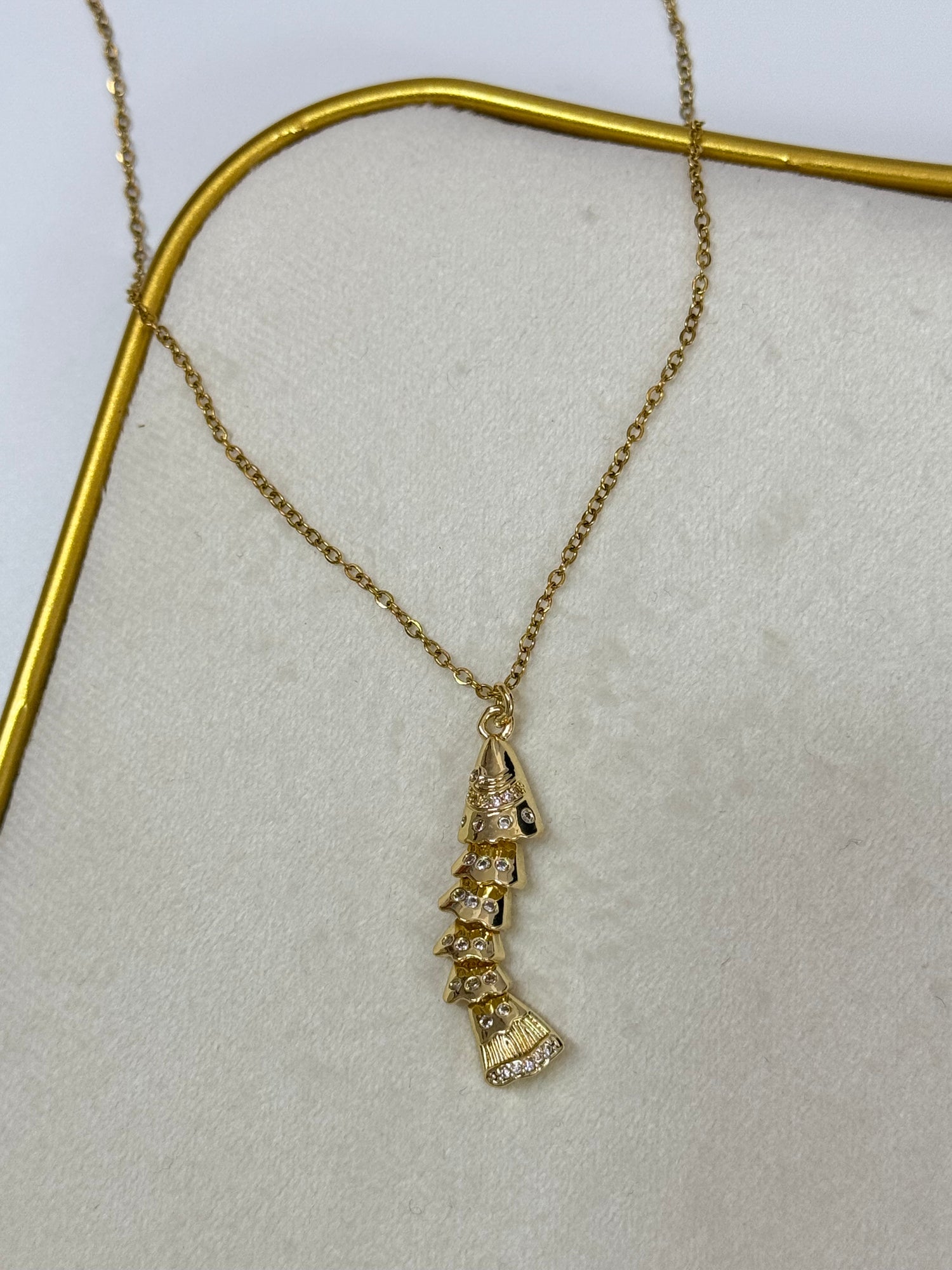 İTHAL BALIK DETAYLI GOLD ÇELİK KOLYE