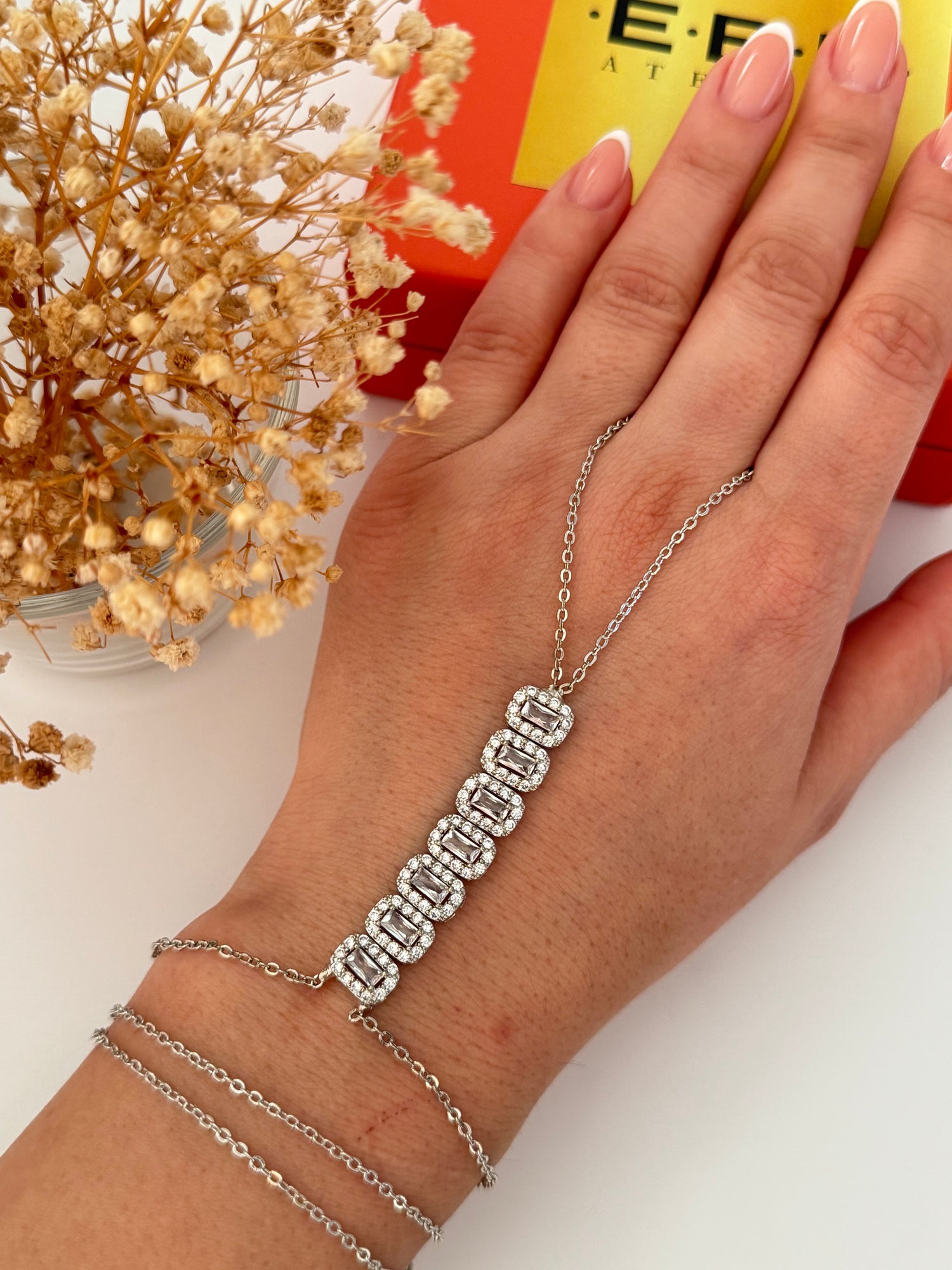 İTHAL BAGET TAŞ DETAYLI SİLVER ŞAHMERAN