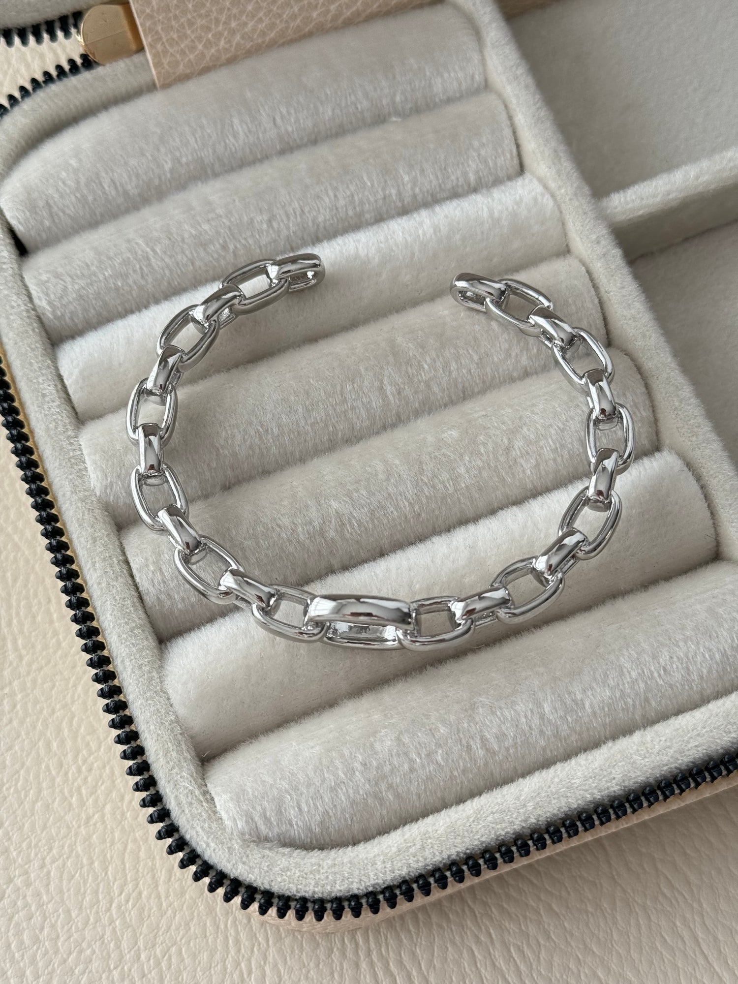 İTHAL ZİNCİR DETAYLI SİLVER AYARLANABİLİR BİLEZİK