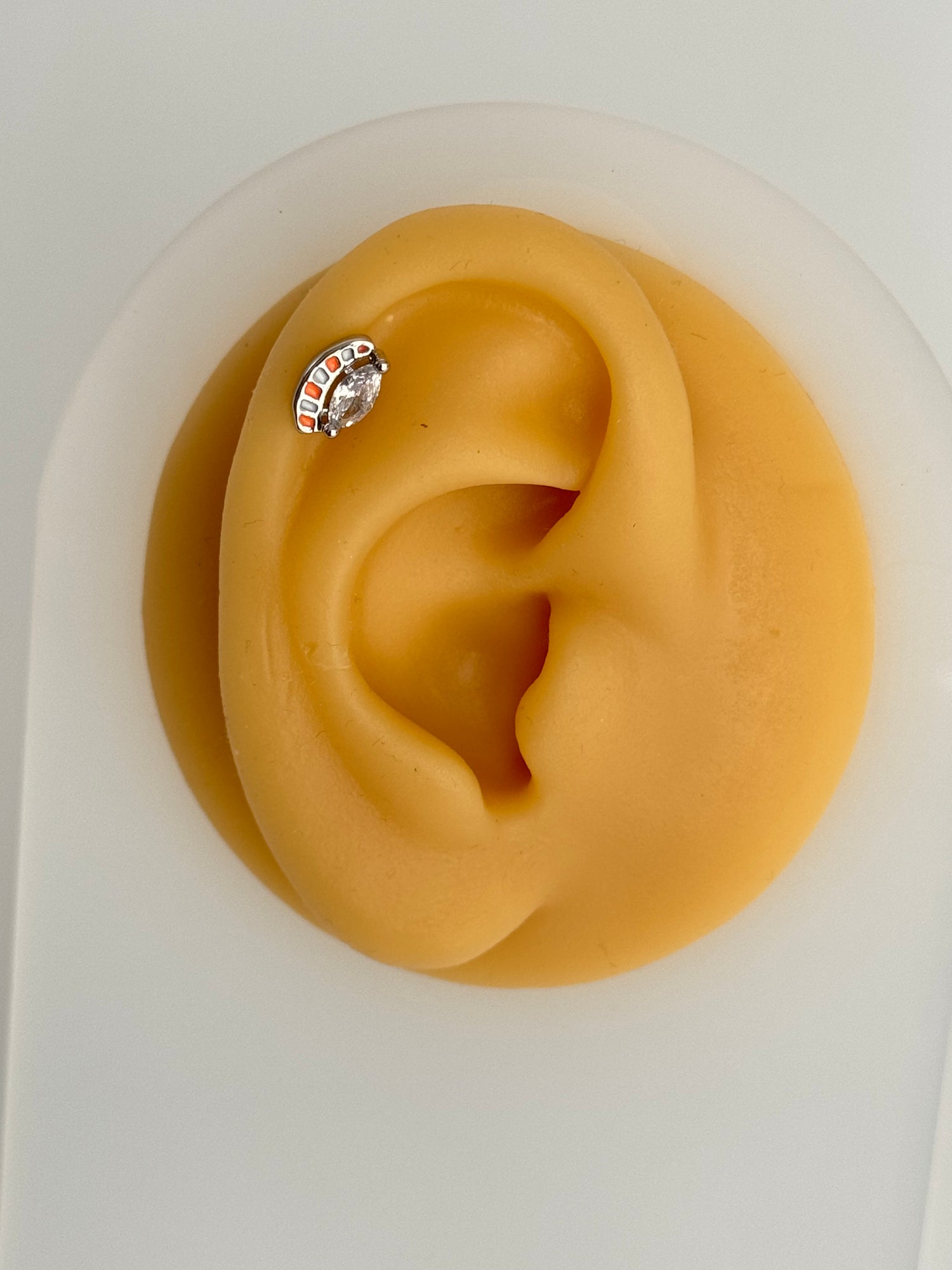 İTHAL RENKLİ GÖZ DETAYLI SİLVER PİERCİNG