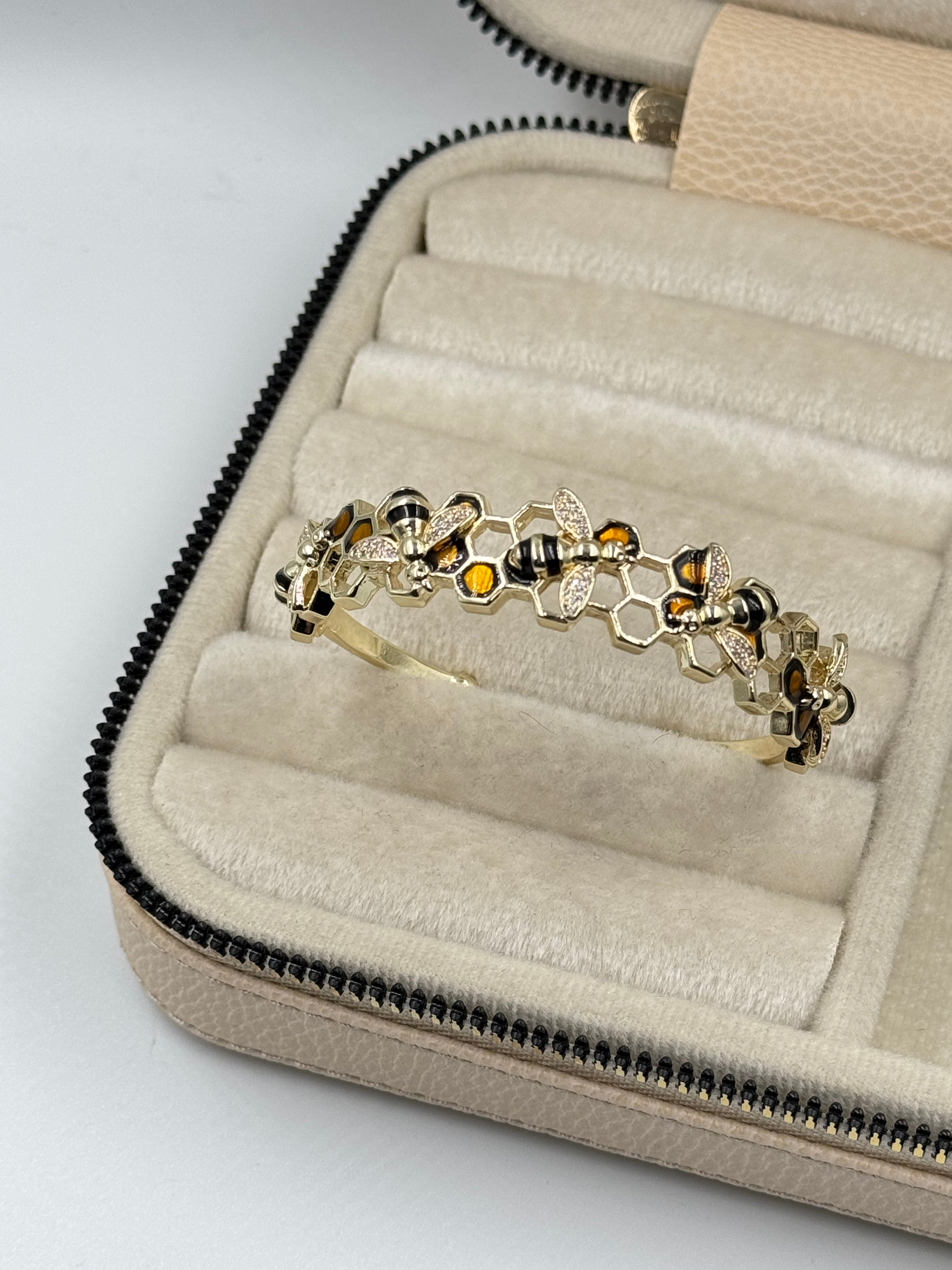 İTHAL ARI DETAYLI PETEKLİ GOLD KELEPÇE BİLEZİK