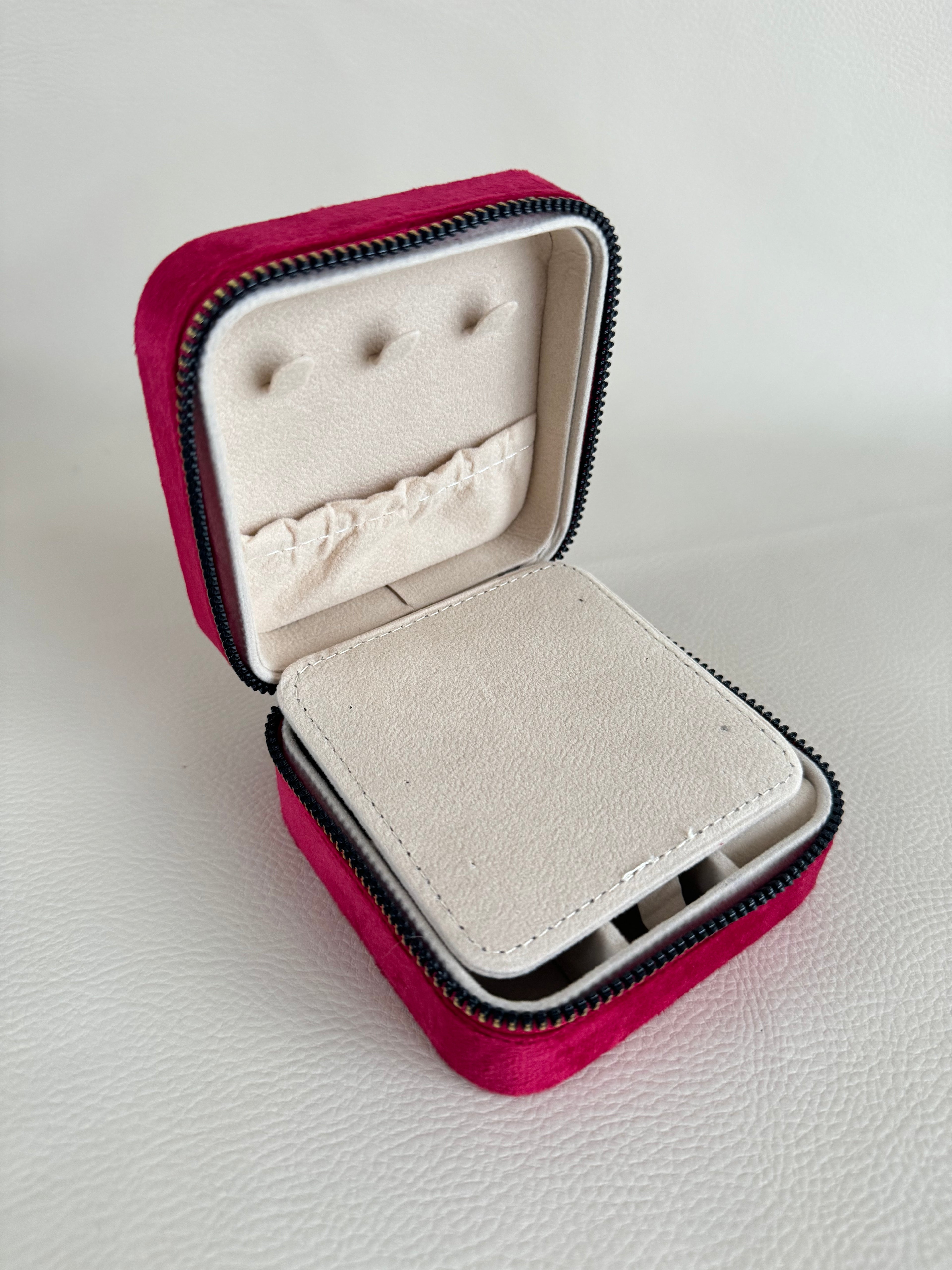 İTHAL KIRMIZI RENKLİ TAKI KUTUSU