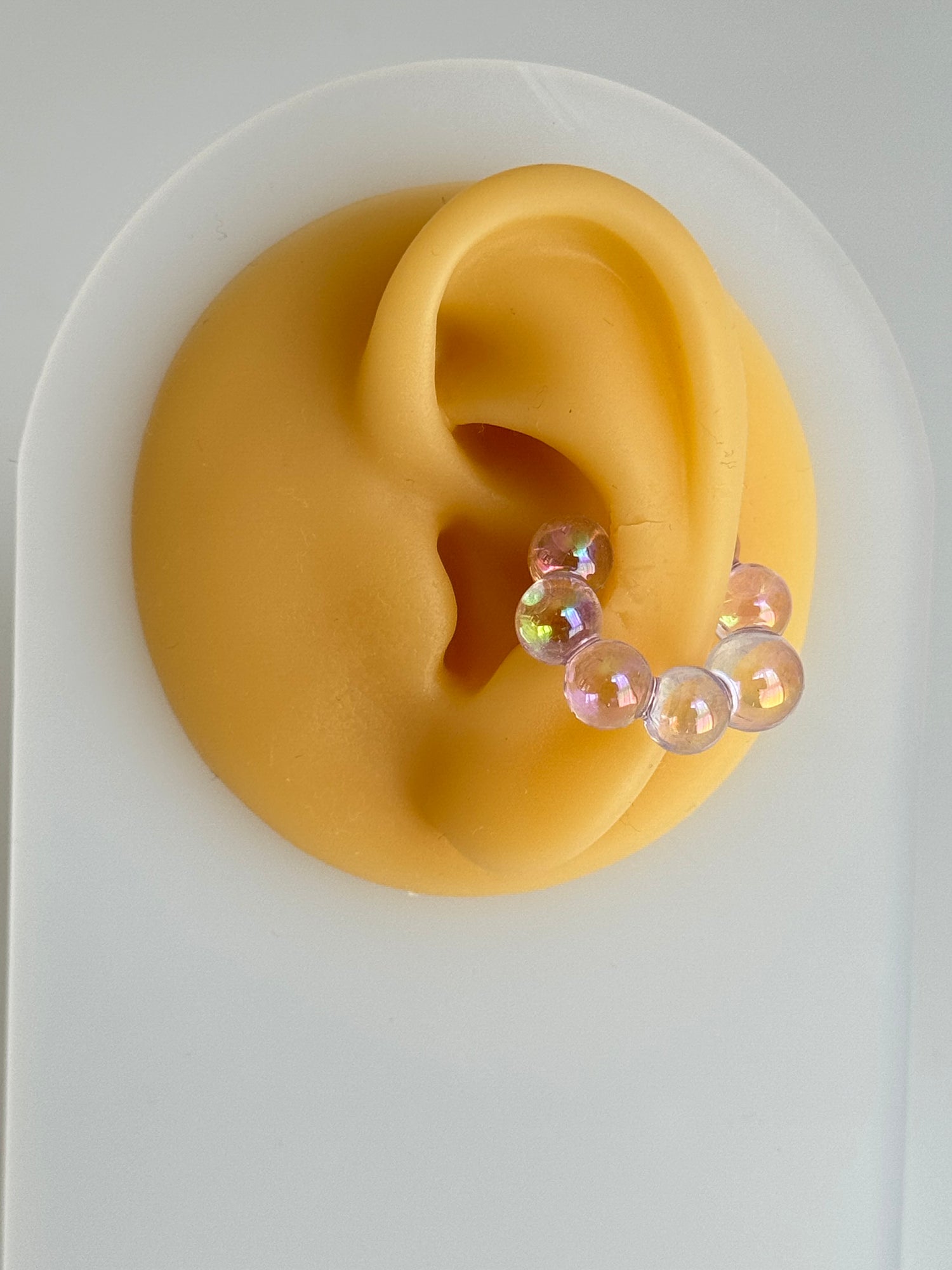 HOLOGRAMLI BONCUK AKRİLİK EARCUFF KIKIRDAK KÜPE PEMBE