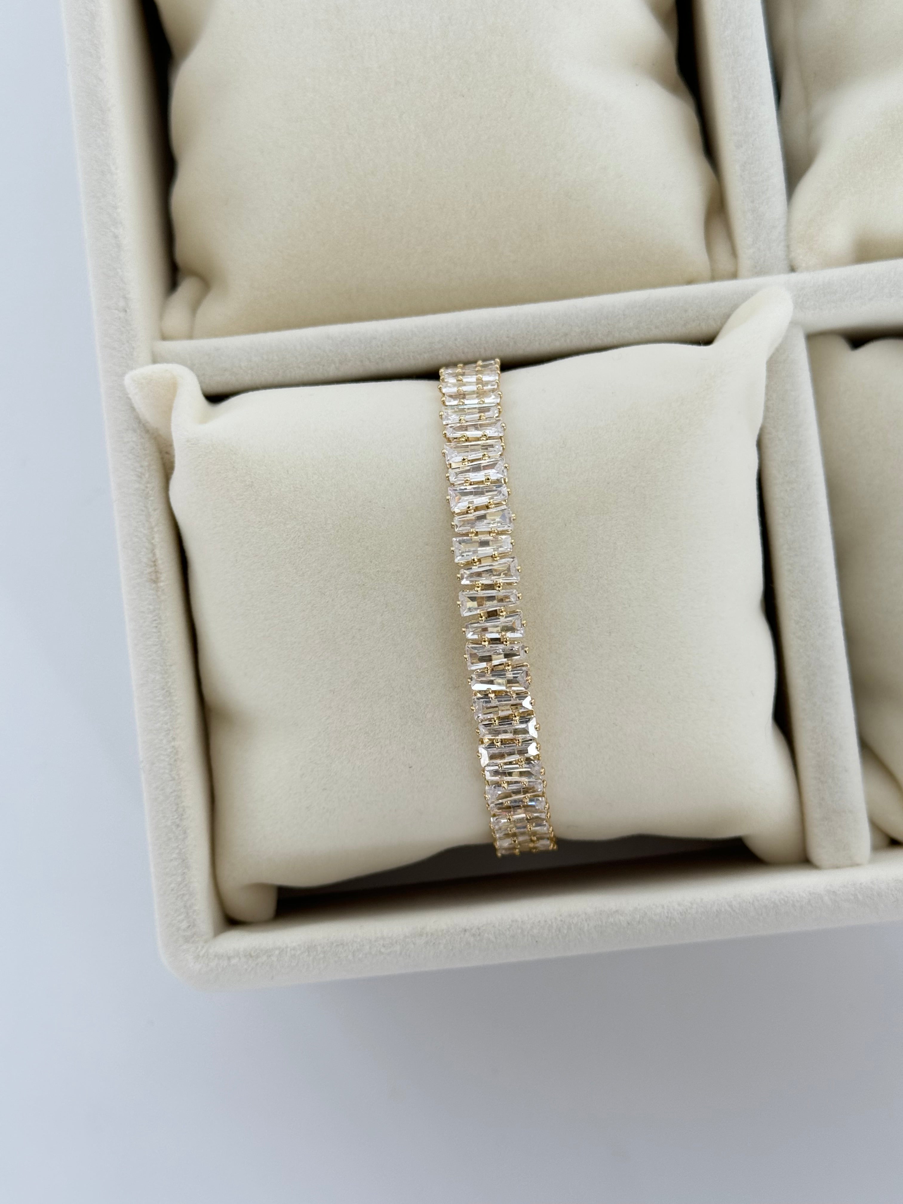 İTHAL ZİRKON TAŞLI GOLD KELEPÇE BİLEZİK