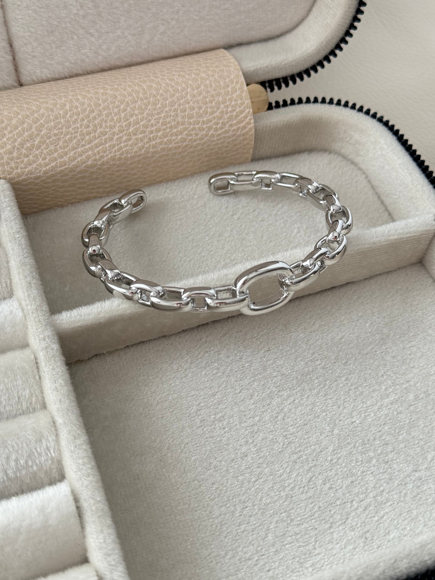 İTHAL ZİNCİR DETAYLI SİLVER AYARLANABİLİR BİLEZİK