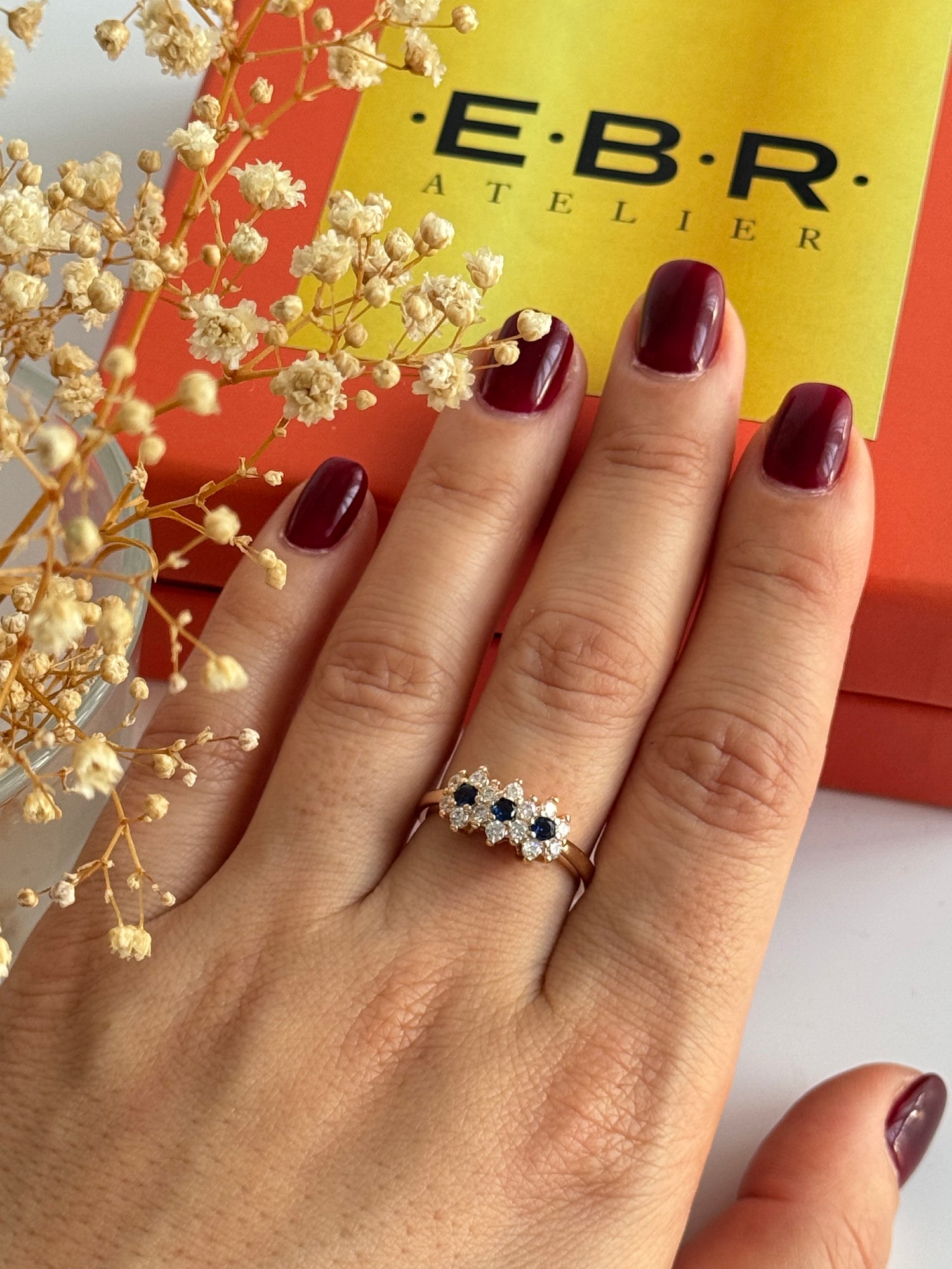 İTHAL MAVİ TAŞLI ÇİÇEKLİ GOLD AYARLANABİLİR YÜZÜK