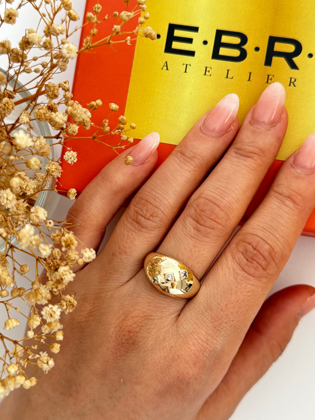 VEX ÜÇGEN TAŞ DETAYLI GOLD AYARLANABİLİR YÜZÜK