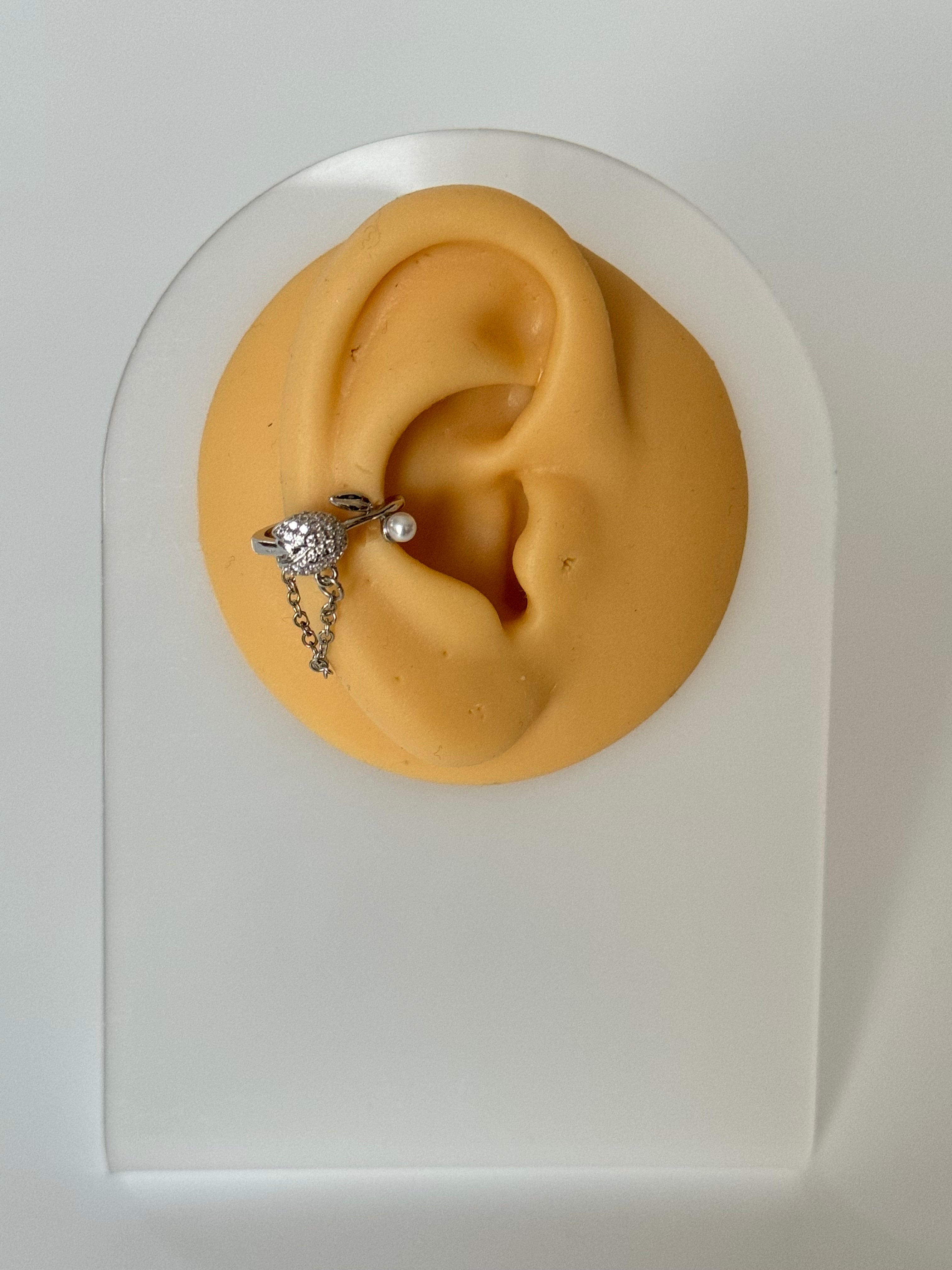 İTHAL LALE DETAYLI SAĞ KULAK SİLVER KIKIRDAK KÜPE EARCUFF