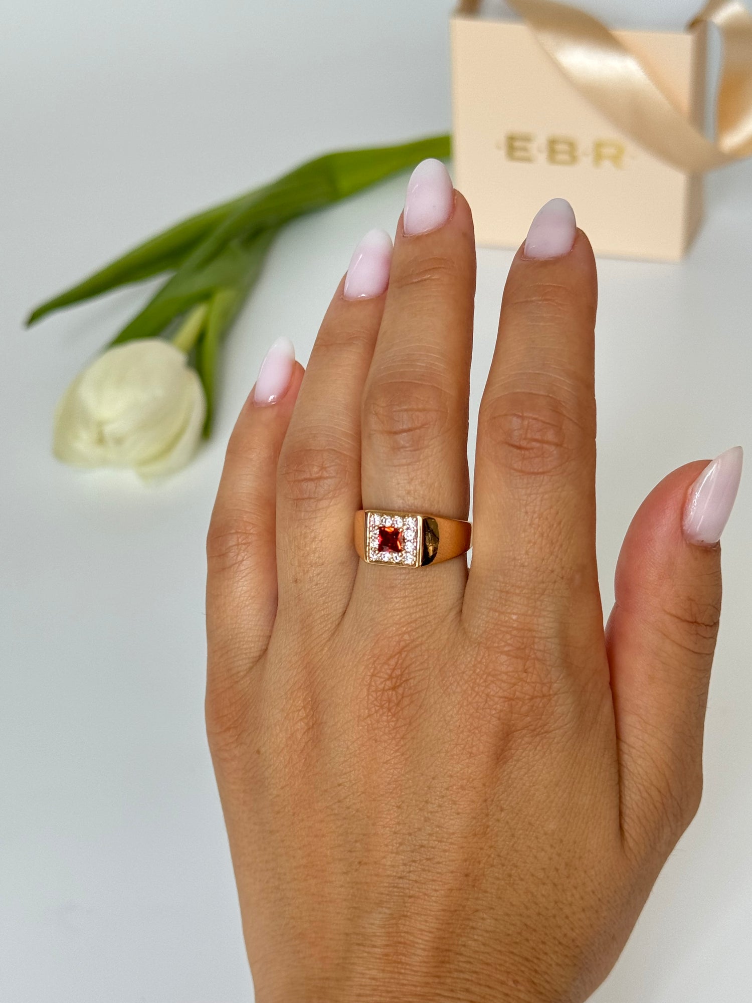 İTHAL KIRMIZI TAŞLI GOLD AYARLANABİLİR YÜZÜK