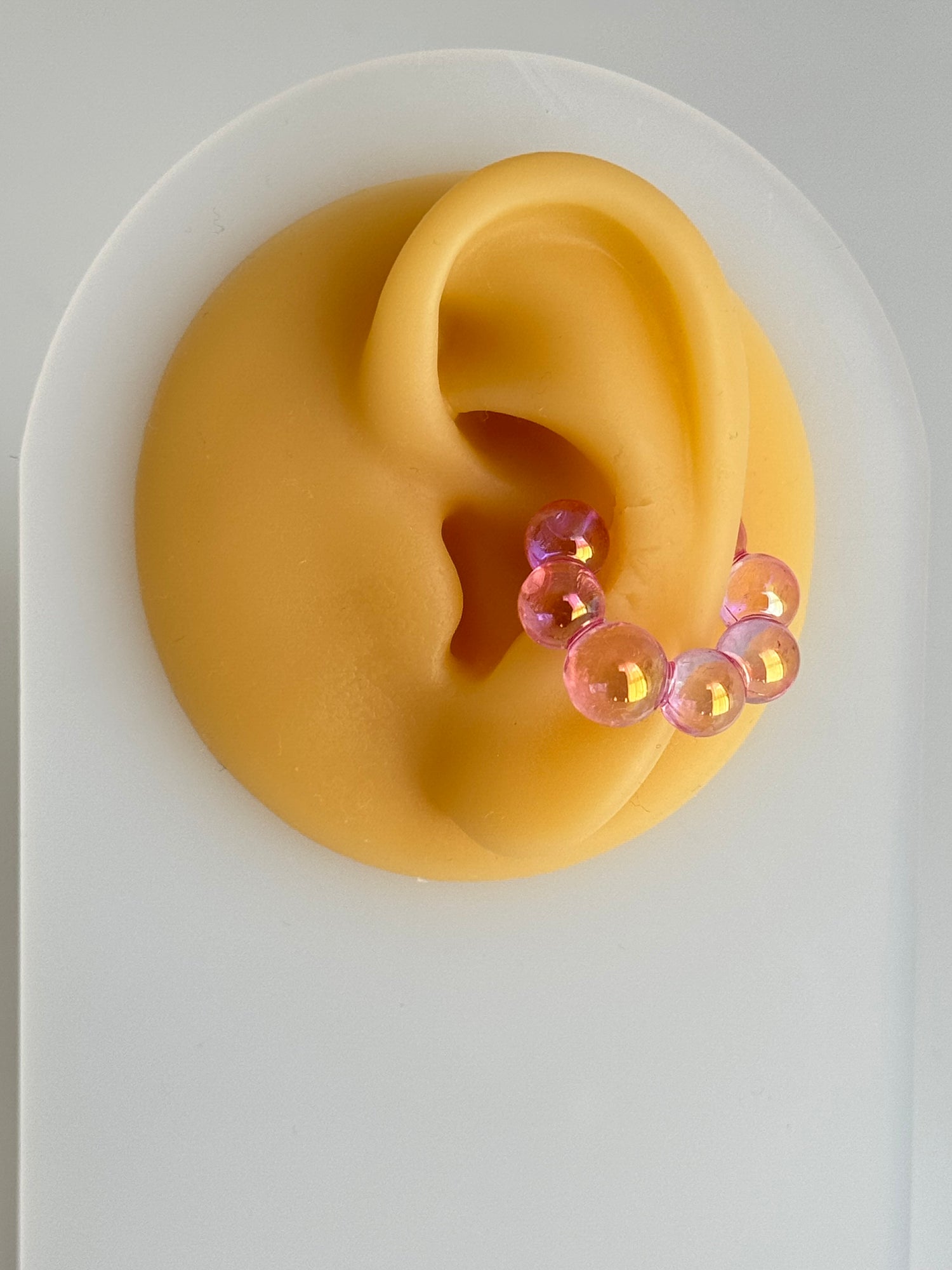 HOLOGRAMLI BONCUK AKRİLİK EARCUFF KIKIRDAK KÜPE FUŞYA