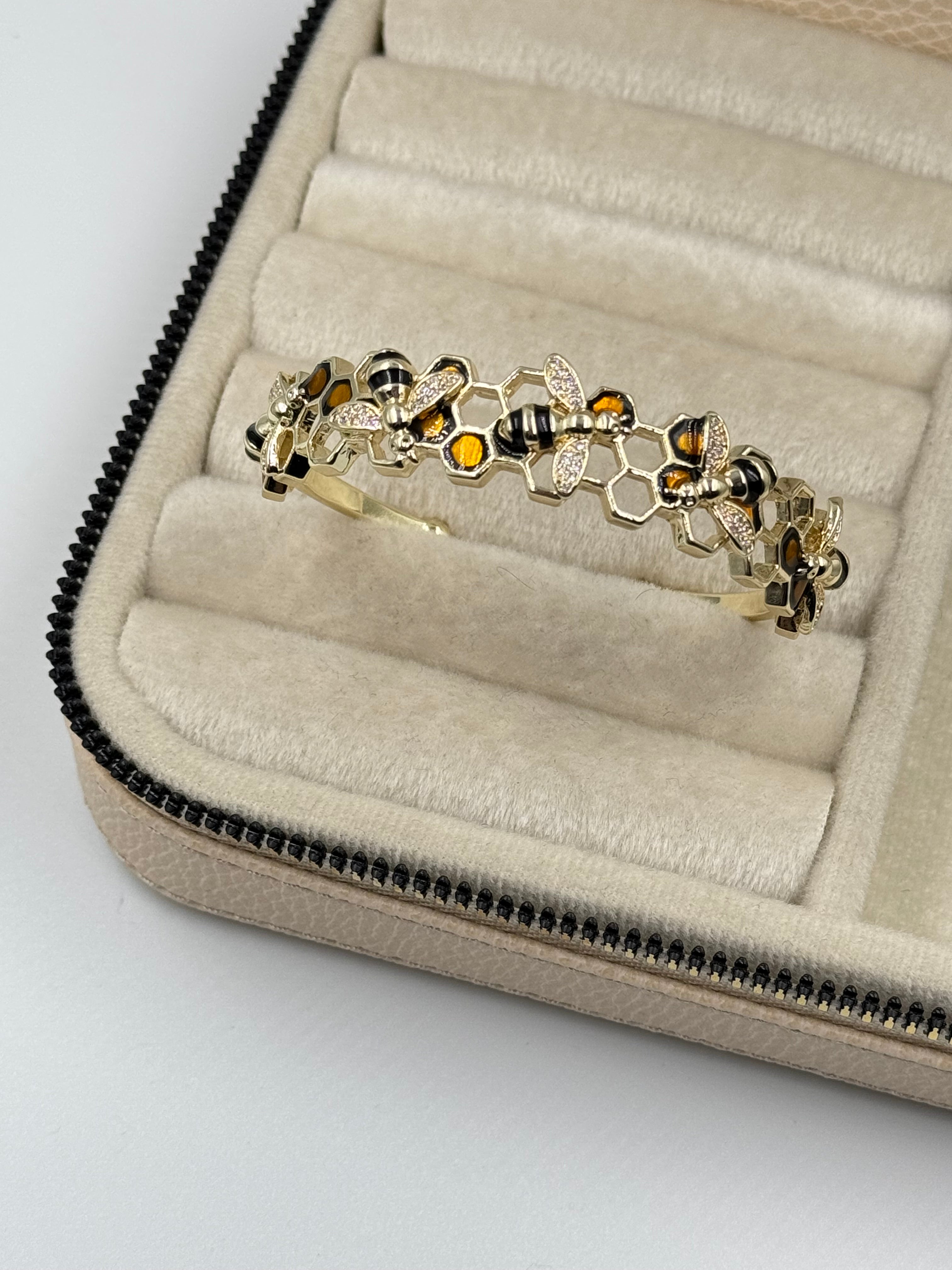 İTHAL ARI DETAYLI PETEKLİ GOLD KELEPÇE BİLEZİK