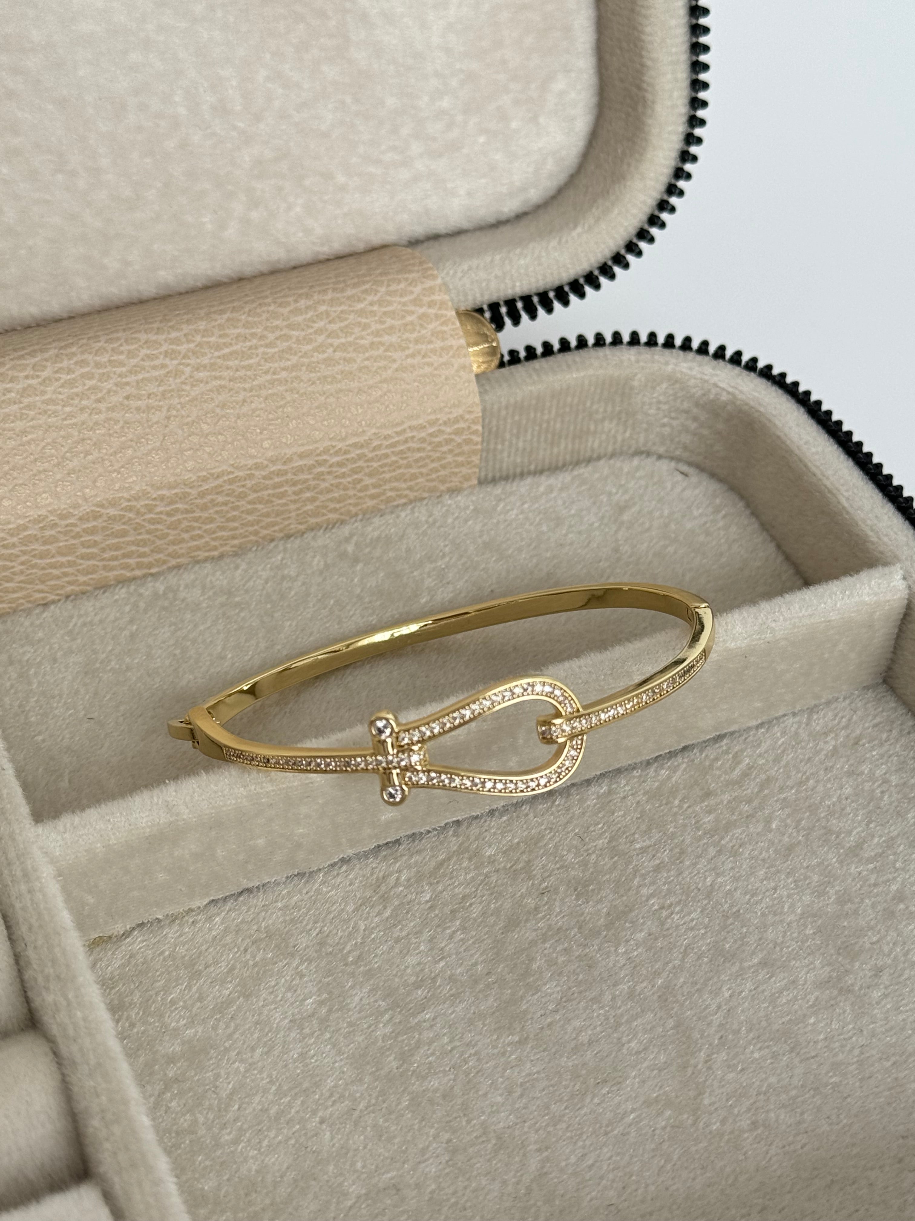 İTHAL TAŞLI GOLD KELEPÇE BİLEZİK