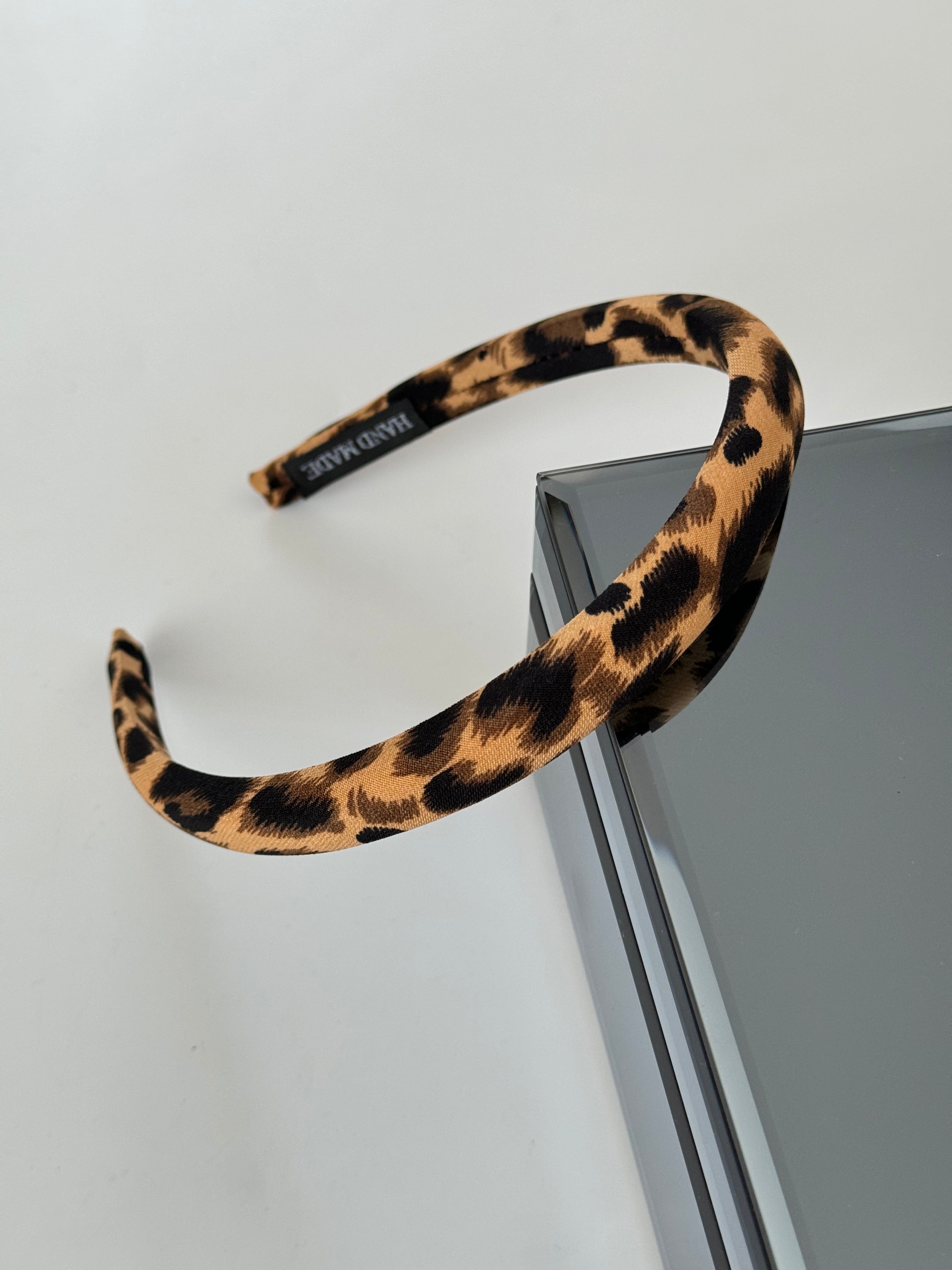 İTHAL LEOPARLI İNCE TAÇ