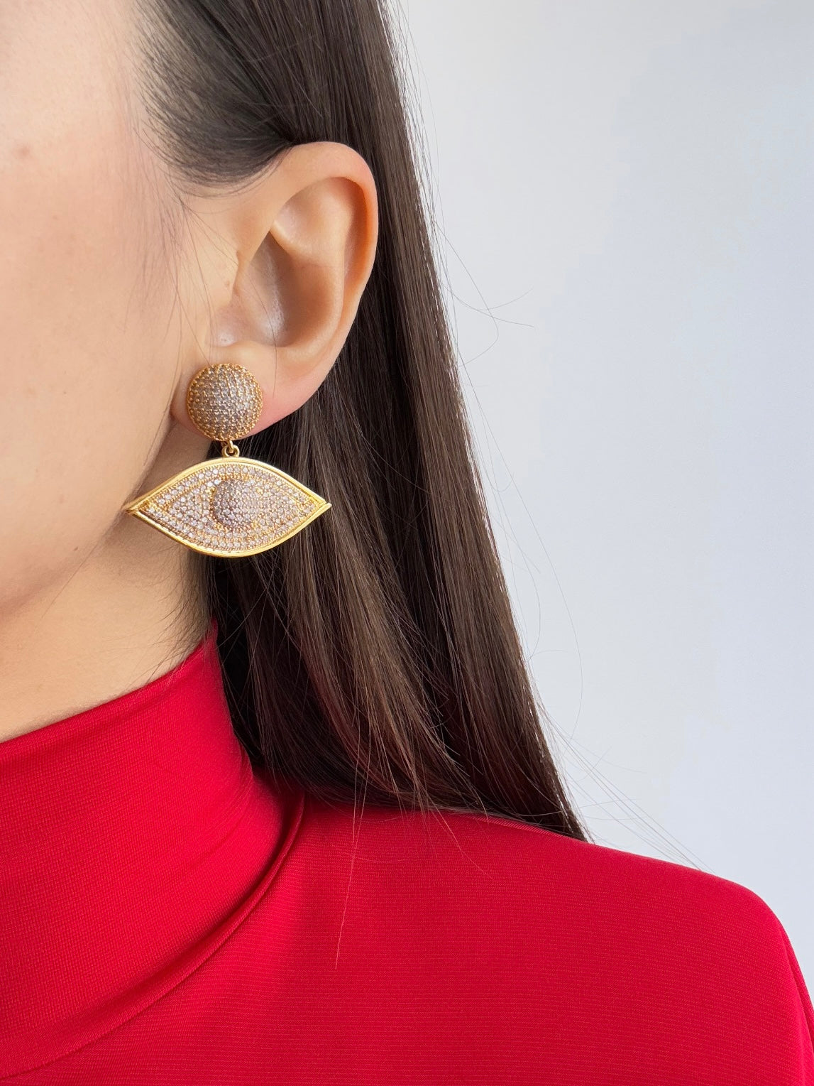 GÖZ DESENLİ TAŞLI ALTIN KAPLAMA KÜPE