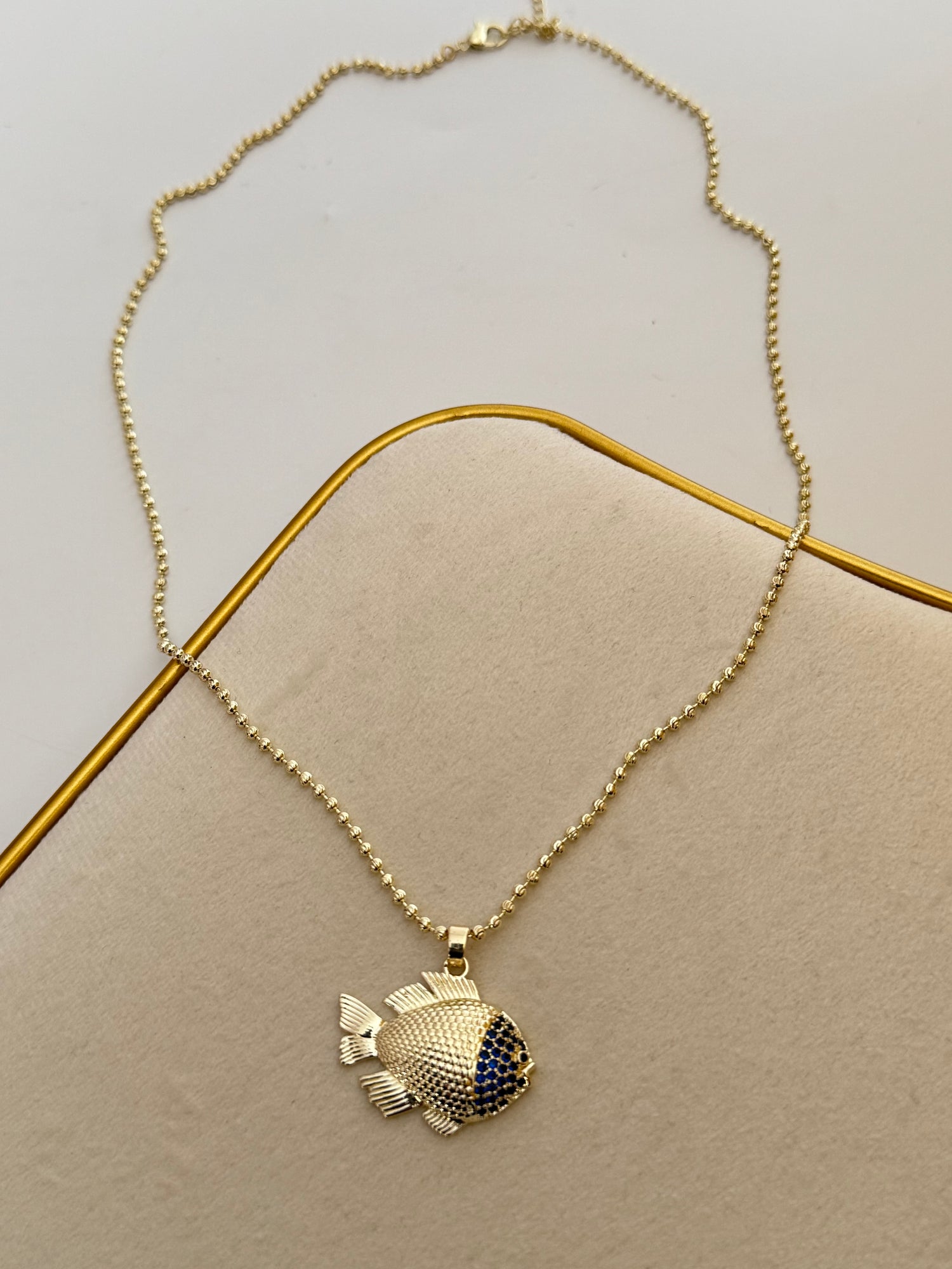 İTHAL BALIK DETAYLI GOLD KOLYE