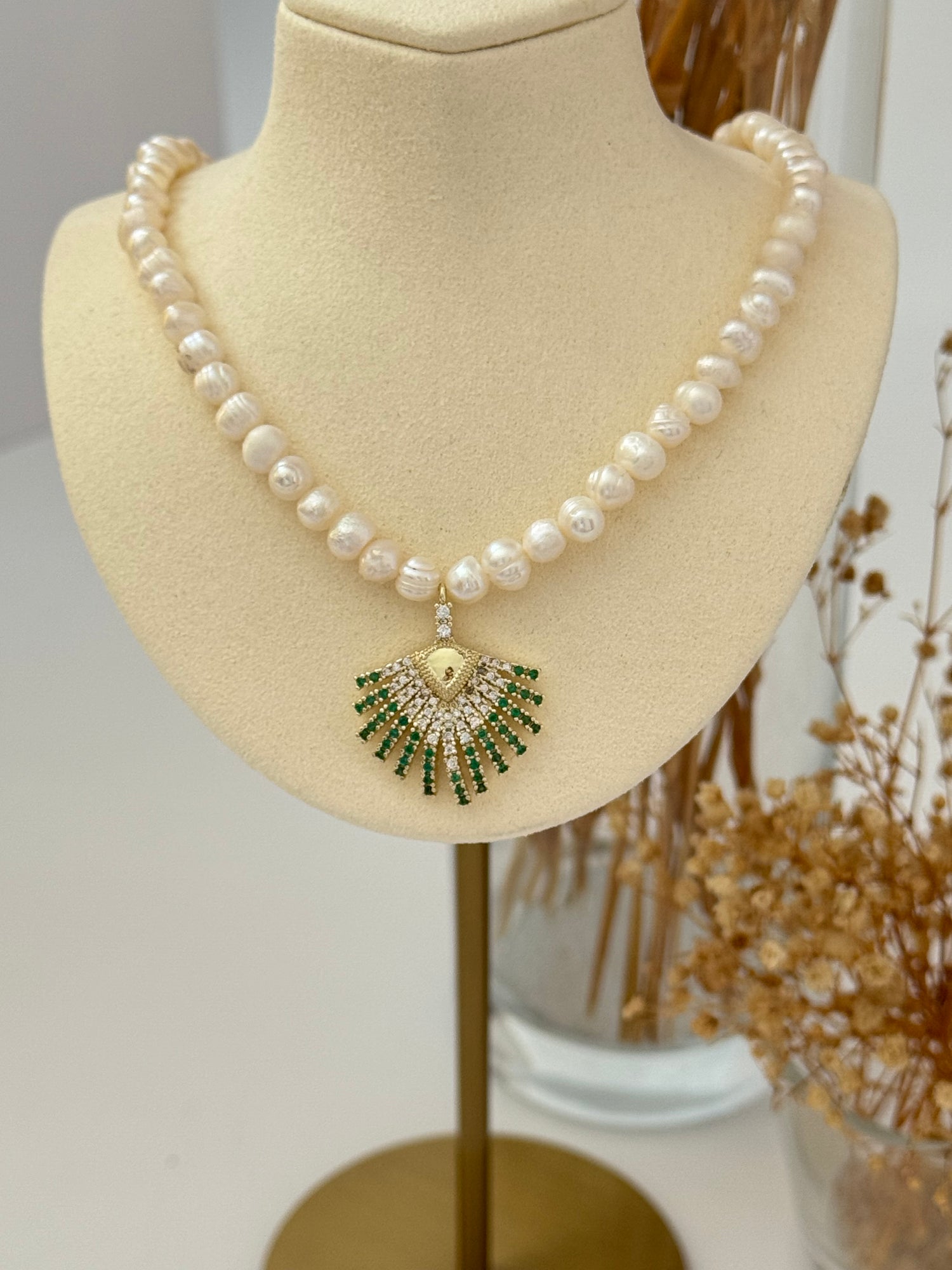 İTHAL YEŞİL TAŞLI İNCİLİ KOLYE