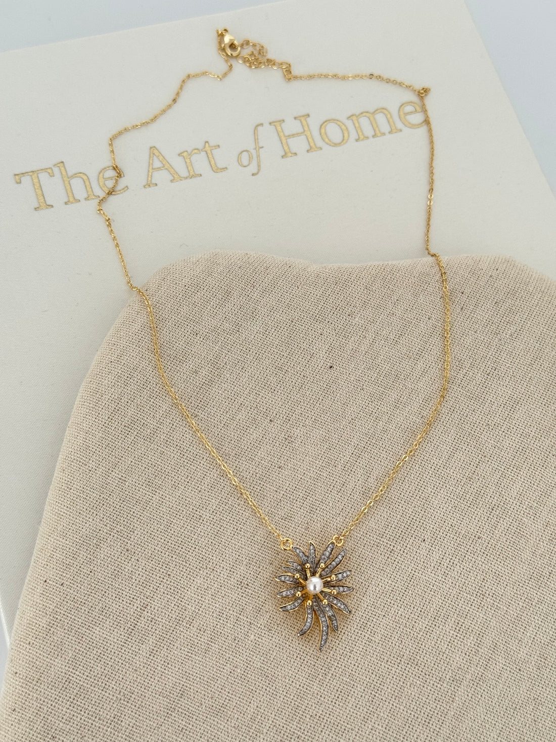 SENYA İNCİ DETAYLI TAŞLI GOLD KOLYE