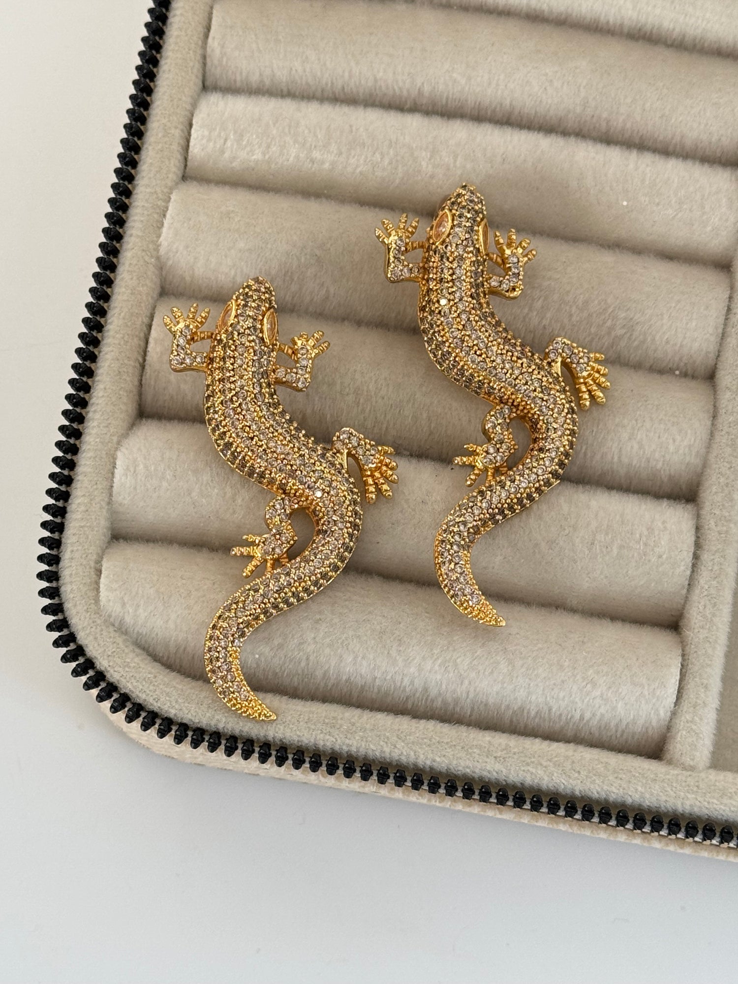 KERTENKELE MODEL ALTIN KAPLAMA KÜPE