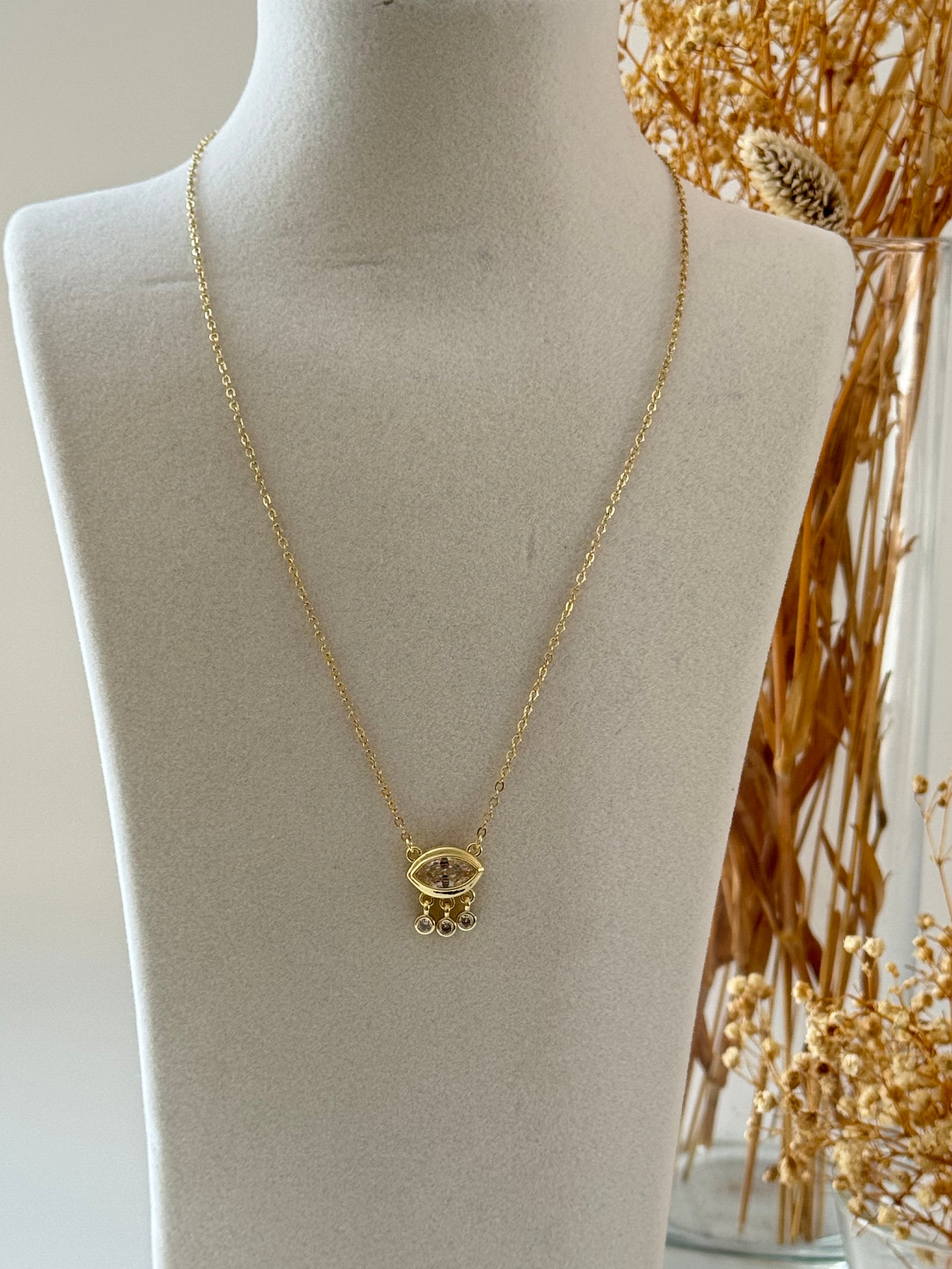 ELZA BEYAZ TAŞ DETAYLI GOLD GÖZ KOLYE