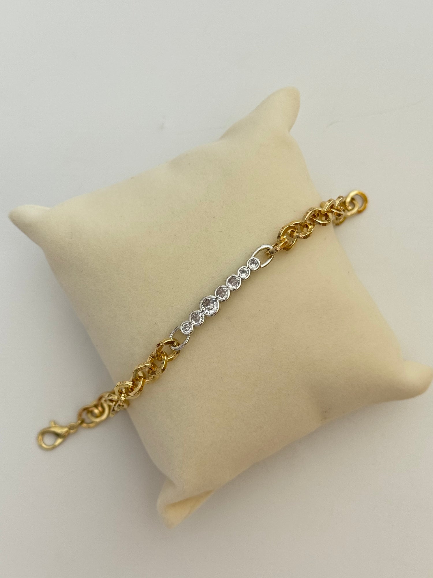 NEXİ TAŞ DETAYLI GOLD BİLEKLİK