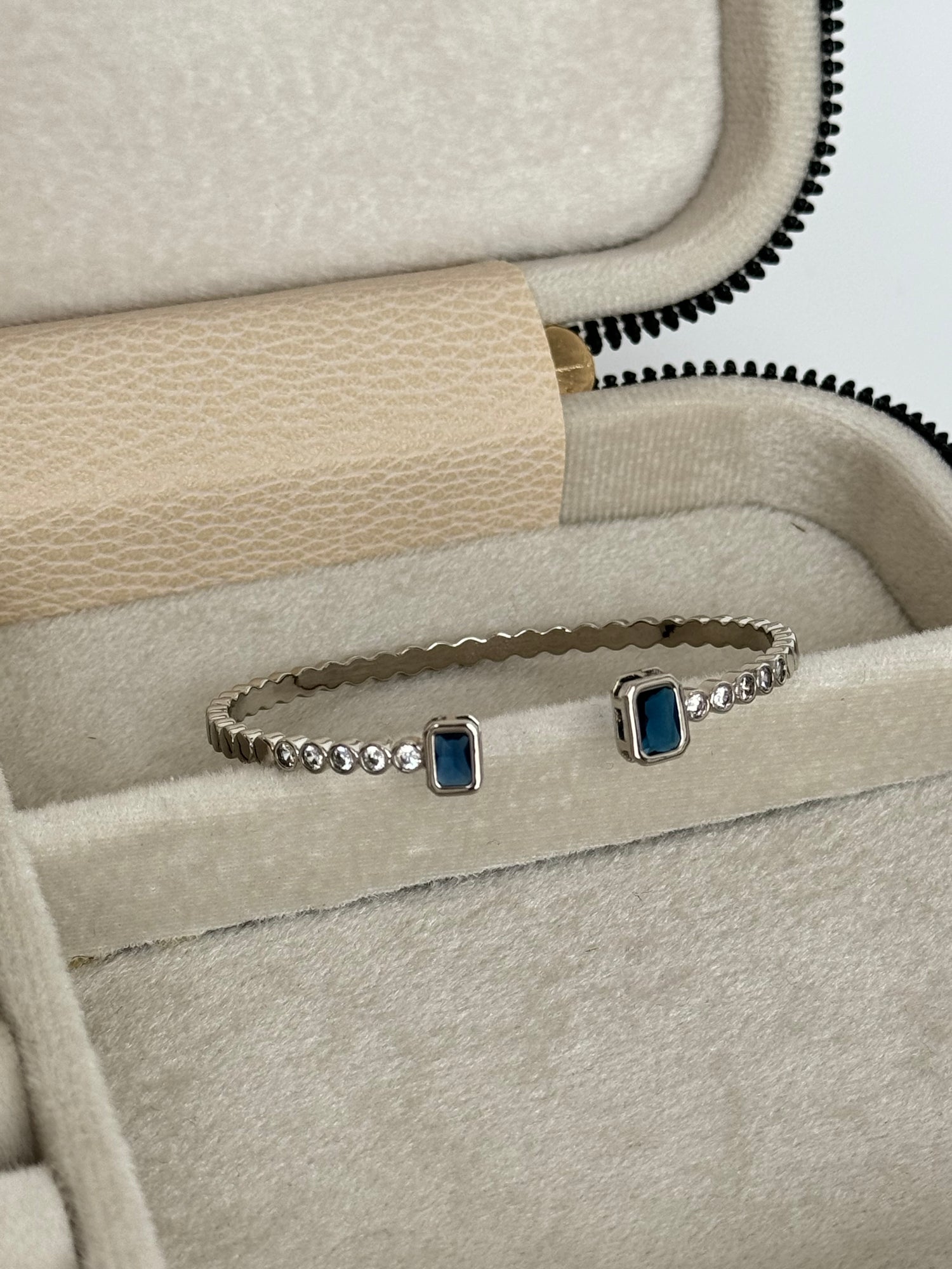 İTHAL MAVİ TAŞLI SİLVER KELEPÇE BİLEZİK