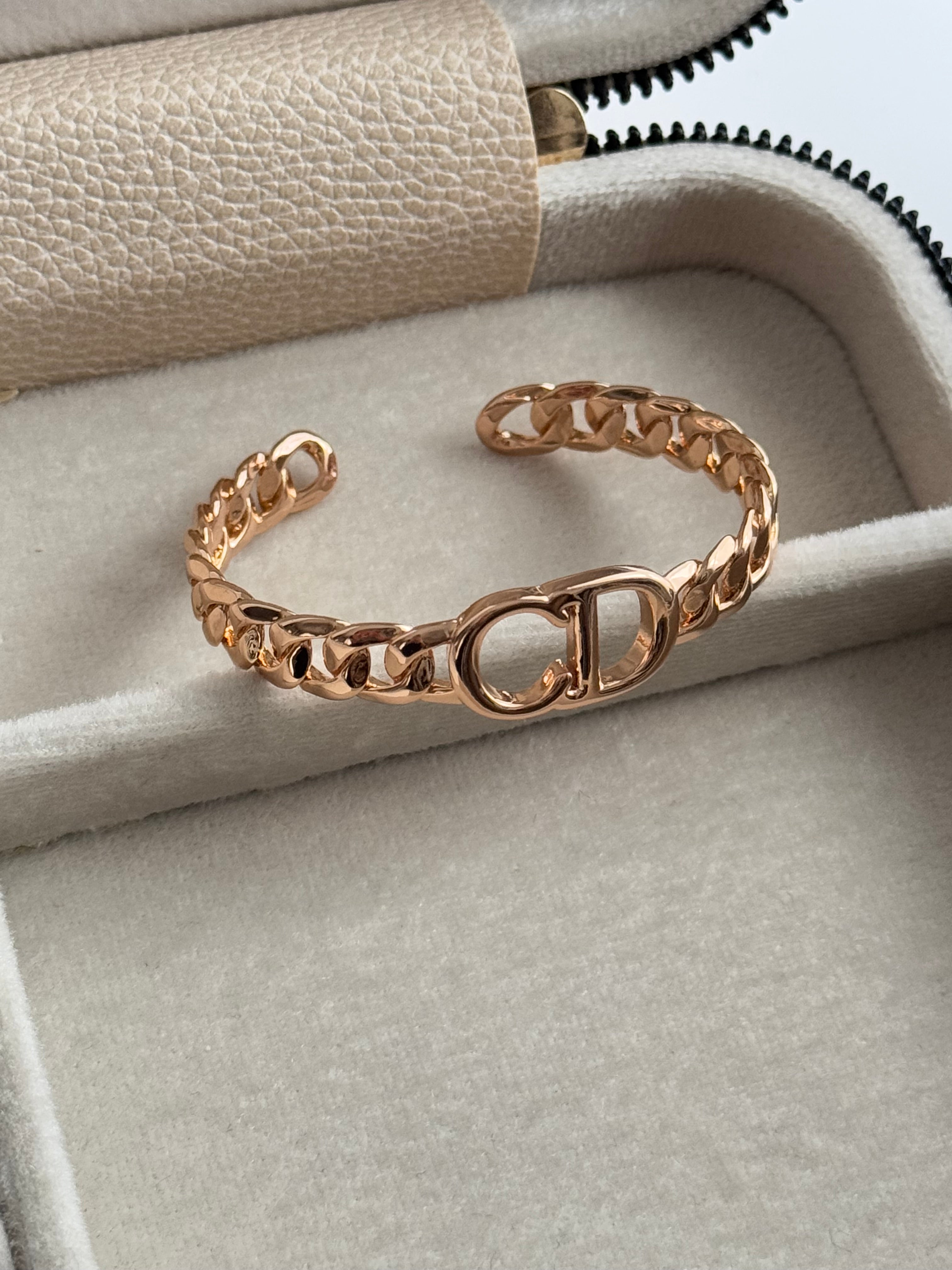 İTHAL MARKA MODEL ROSE AYARLANABİLİR KELEPÇE BİLEZİK