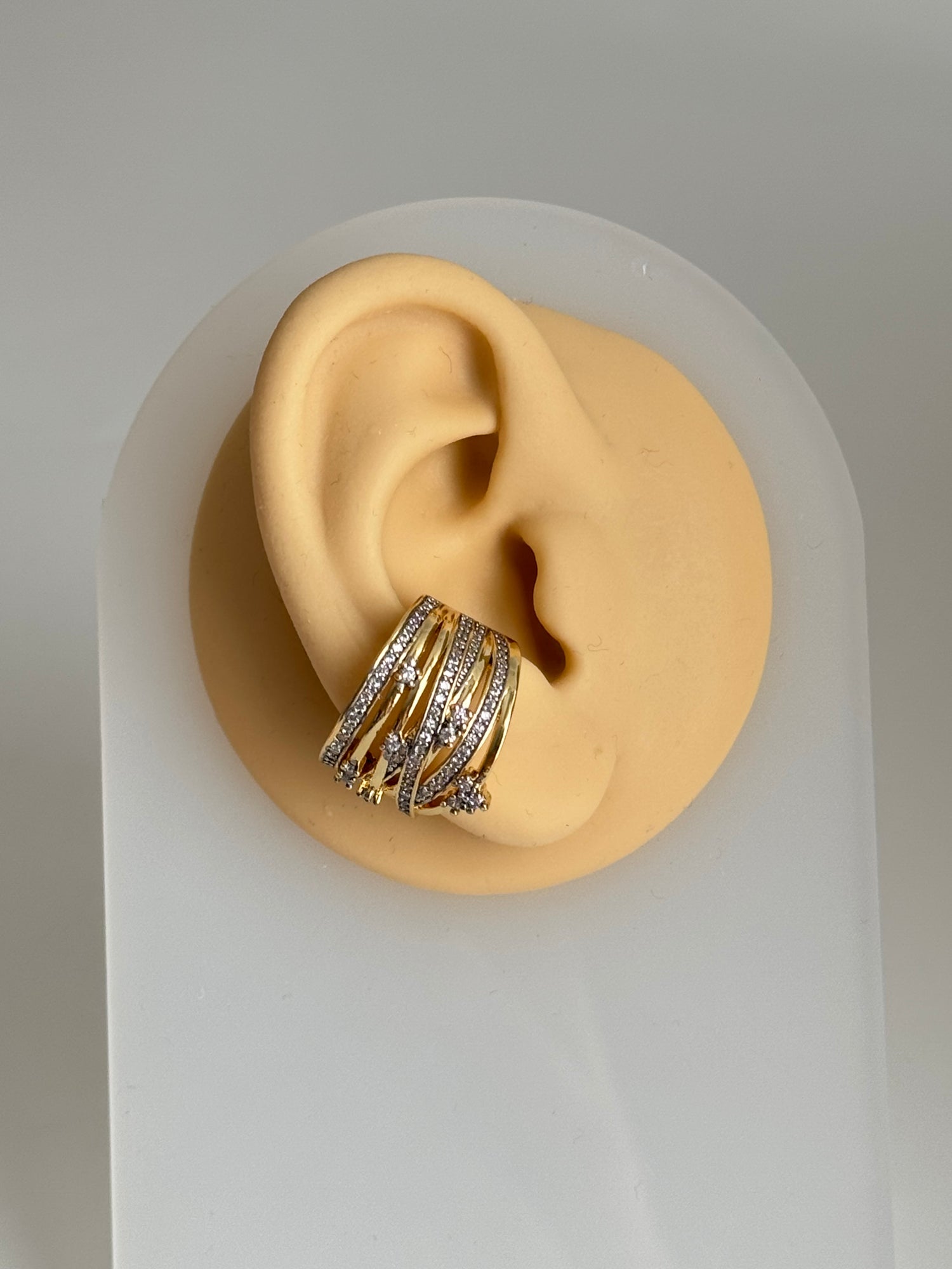 ZAYA TAŞ DETAYLI KIKIRDAK KÜPE EARCUFF