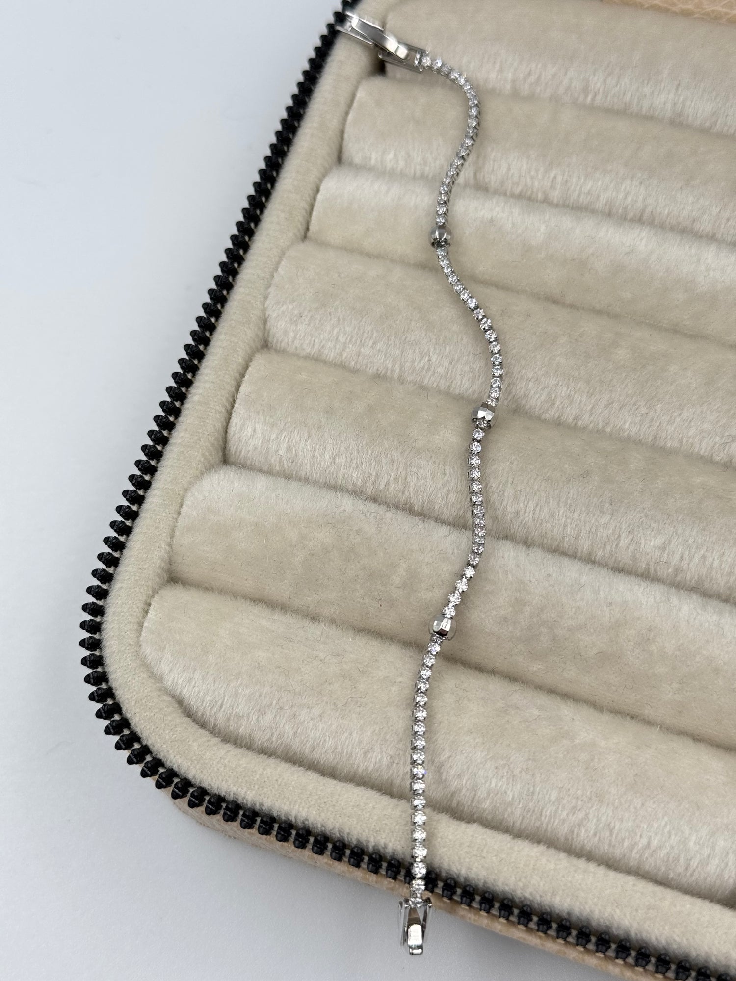 İTHAL ZİRKON TAŞLI SİLVER BİLEKLİK