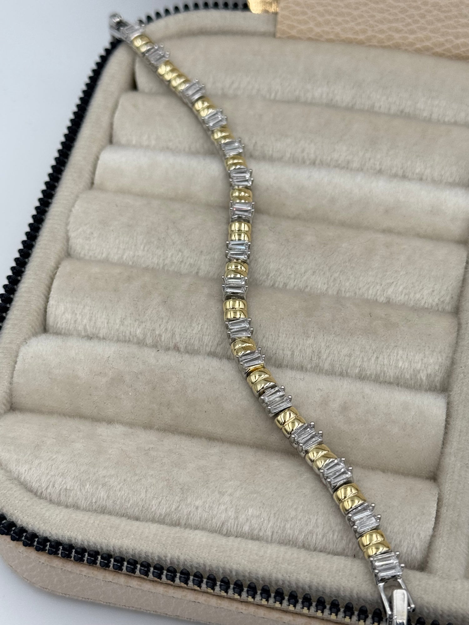 İTHAL TAŞ DETAYLI ÇİFT RENK BİLEKLİK