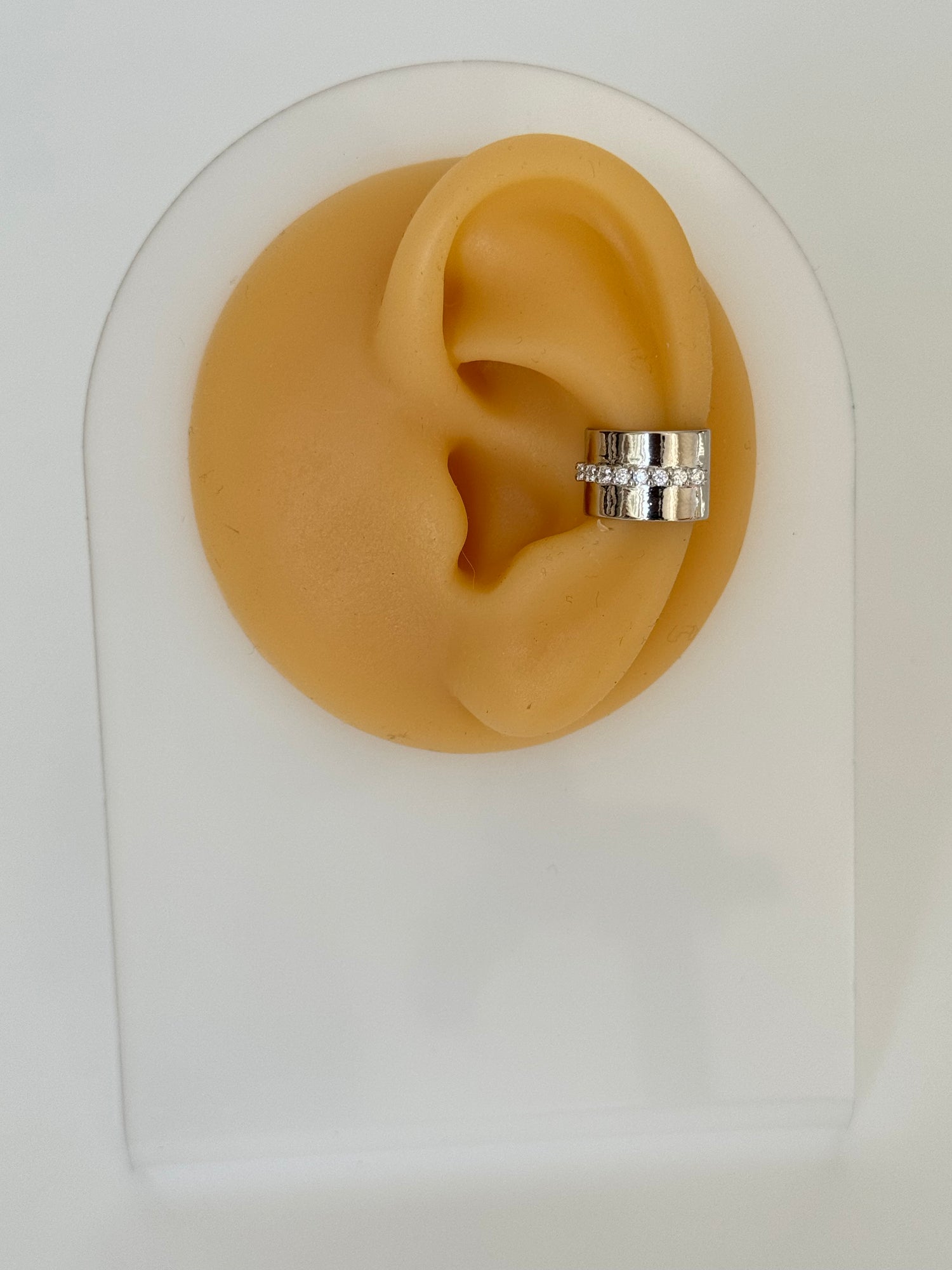 İTHAL TAŞ DETAYLI SİLVER KIKIRDAK KÜPE EARCUFF