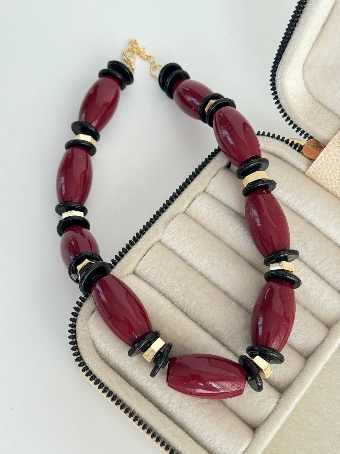 İTHAL BORDO BONCUK KOLYE