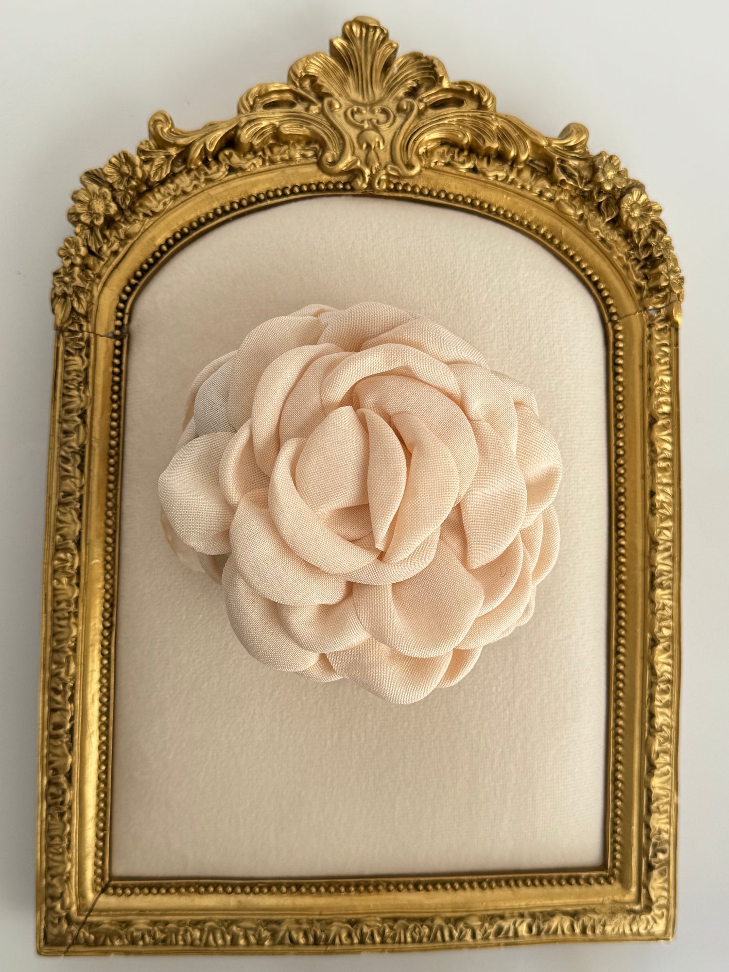 İTHAL Z*RA MARKA KREM GÜL MANDAL TOKA