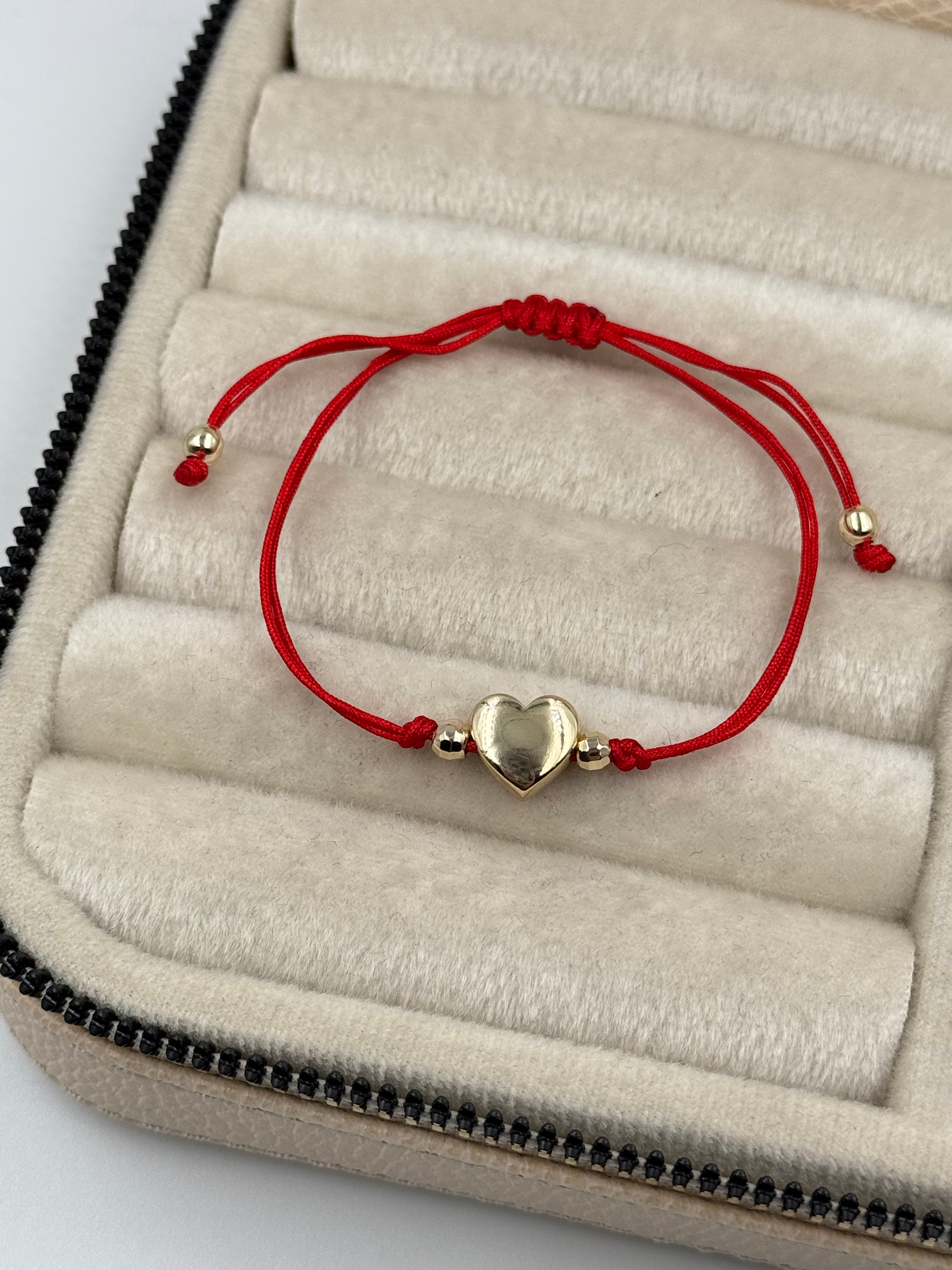 İTHAL KALP DETAYLI KIRMIZI İPLİ AYARLANABİLİR BİLEKLİK
