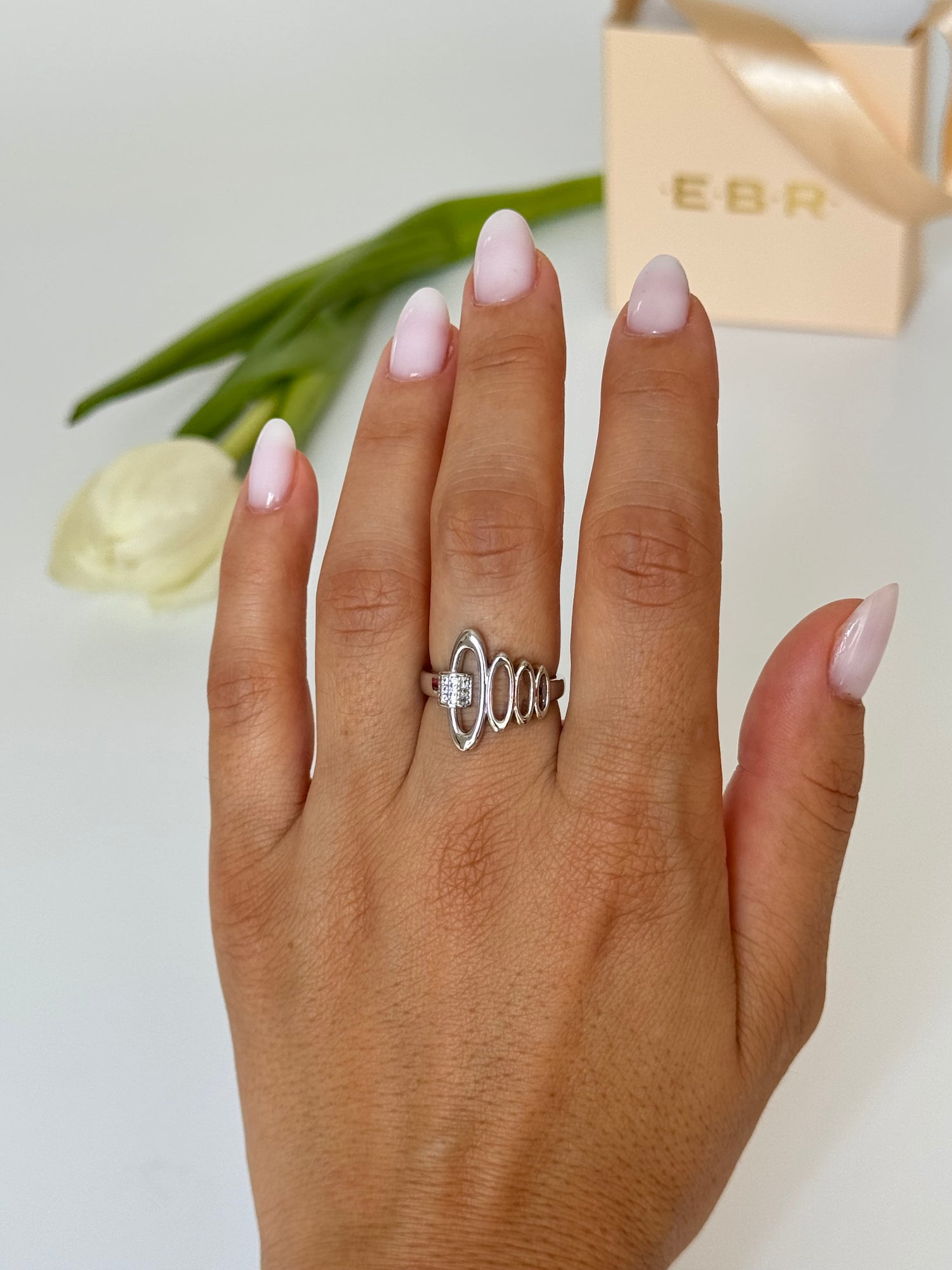 İTHAL DETAYLI SİLVER AYARLANABİLİR YÜZÜK