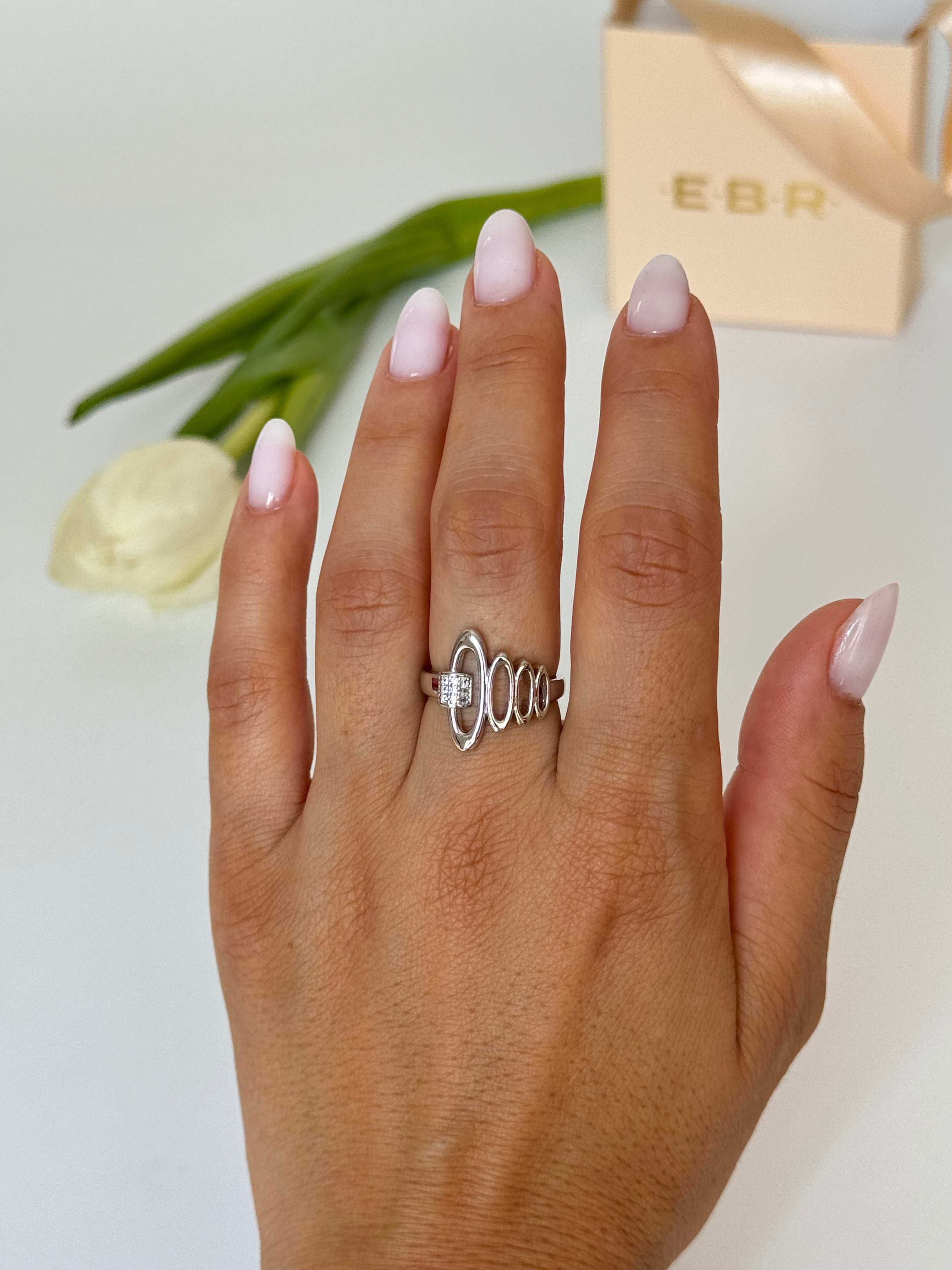 İTHAL DETAYLI SİLVER AYARLANABİLİR YÜZÜK