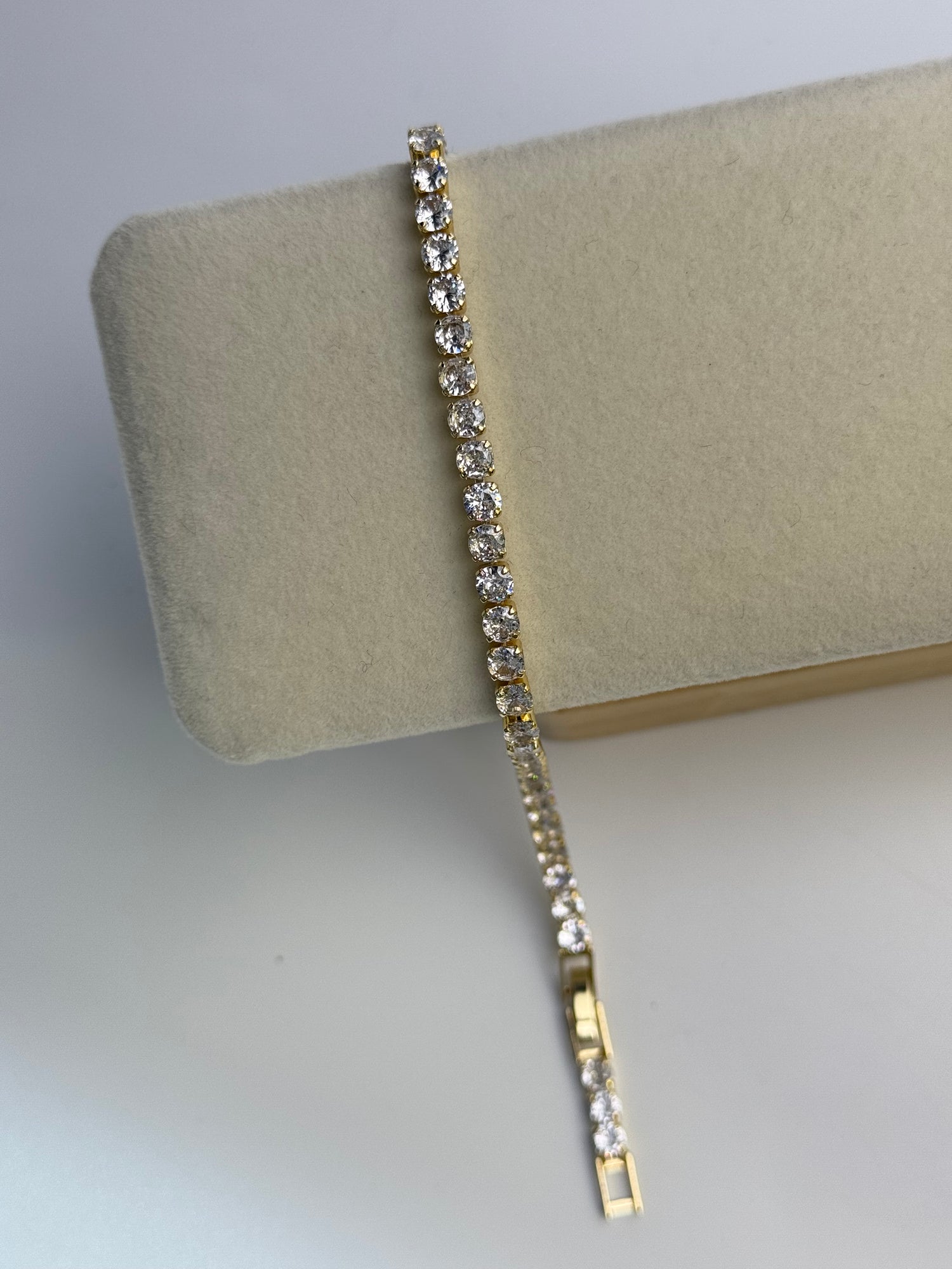 İTHAL ZİRKON TAŞLI SU YOLU GOLD BİLEKLİK