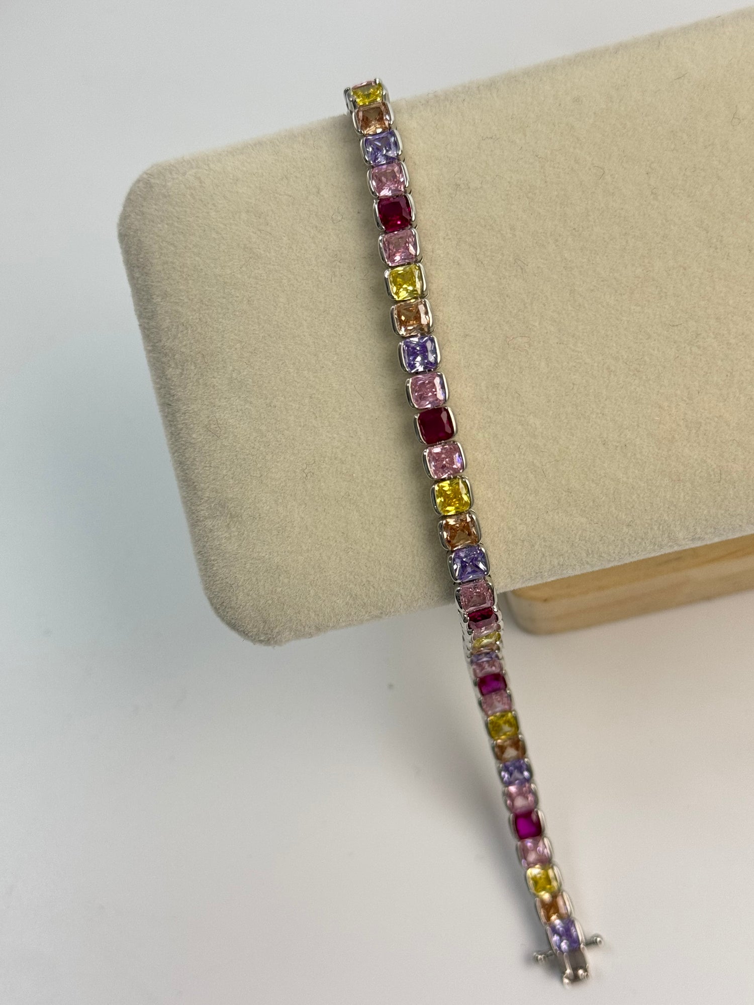 İTHAL RENKLİ ZİRKON TAŞLI SU YOLU SİLVER BİLEKLİK