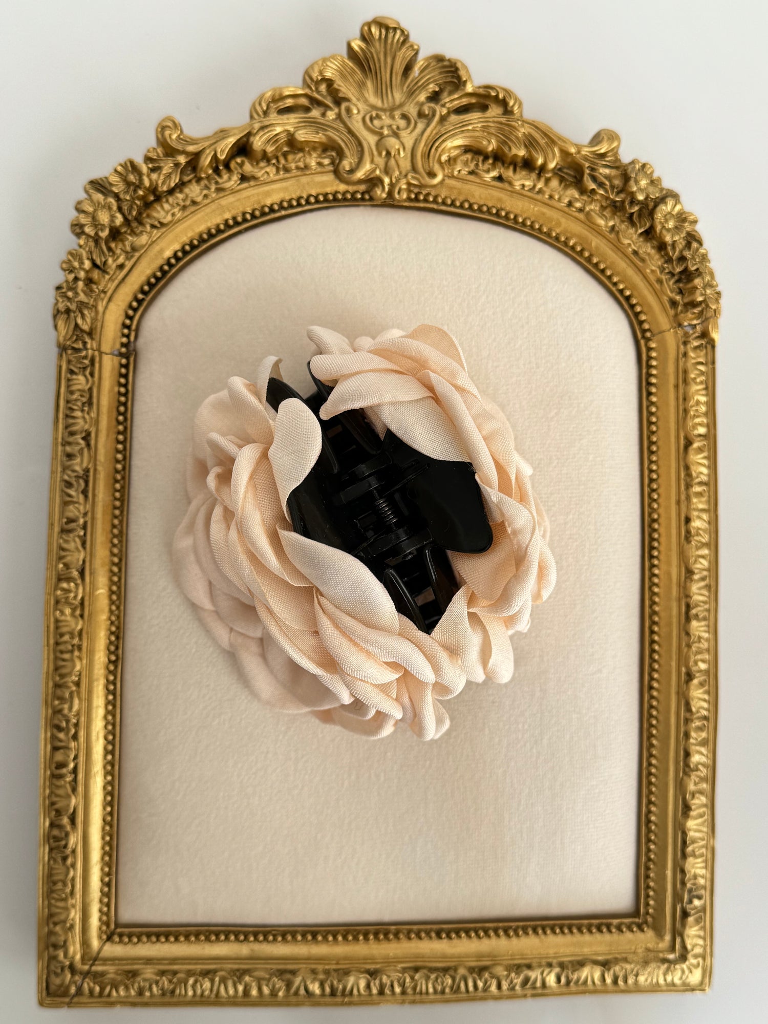 İTHAL Z*RA MARKA KREM GÜL MANDAL TOKA