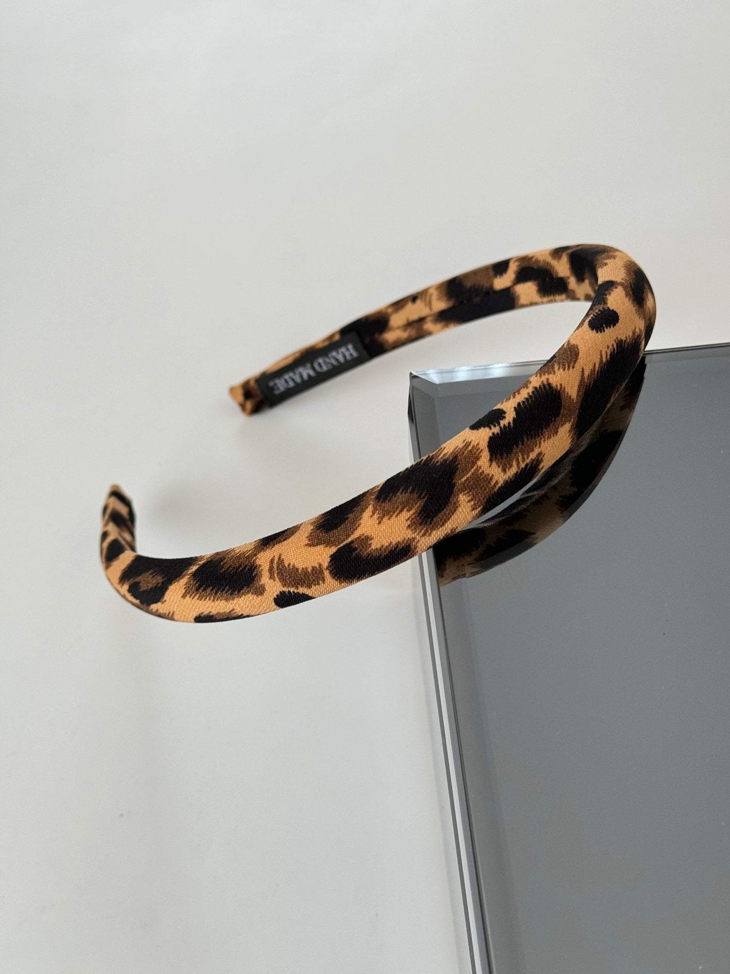 İTHAL LEOPARLI İNCE TAÇ