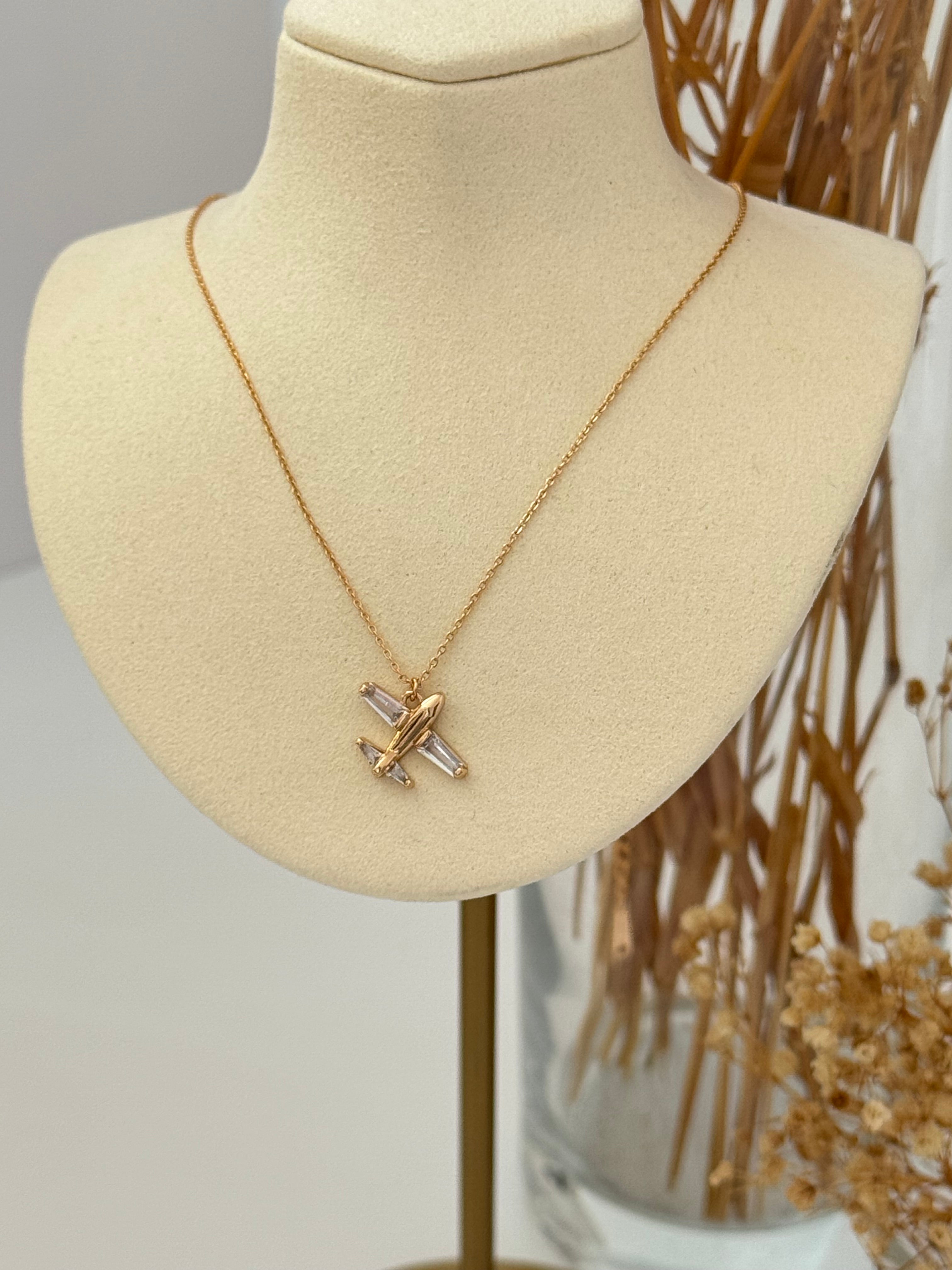 UÇAK DETAYLI GOLD ÇELİK KOLYE