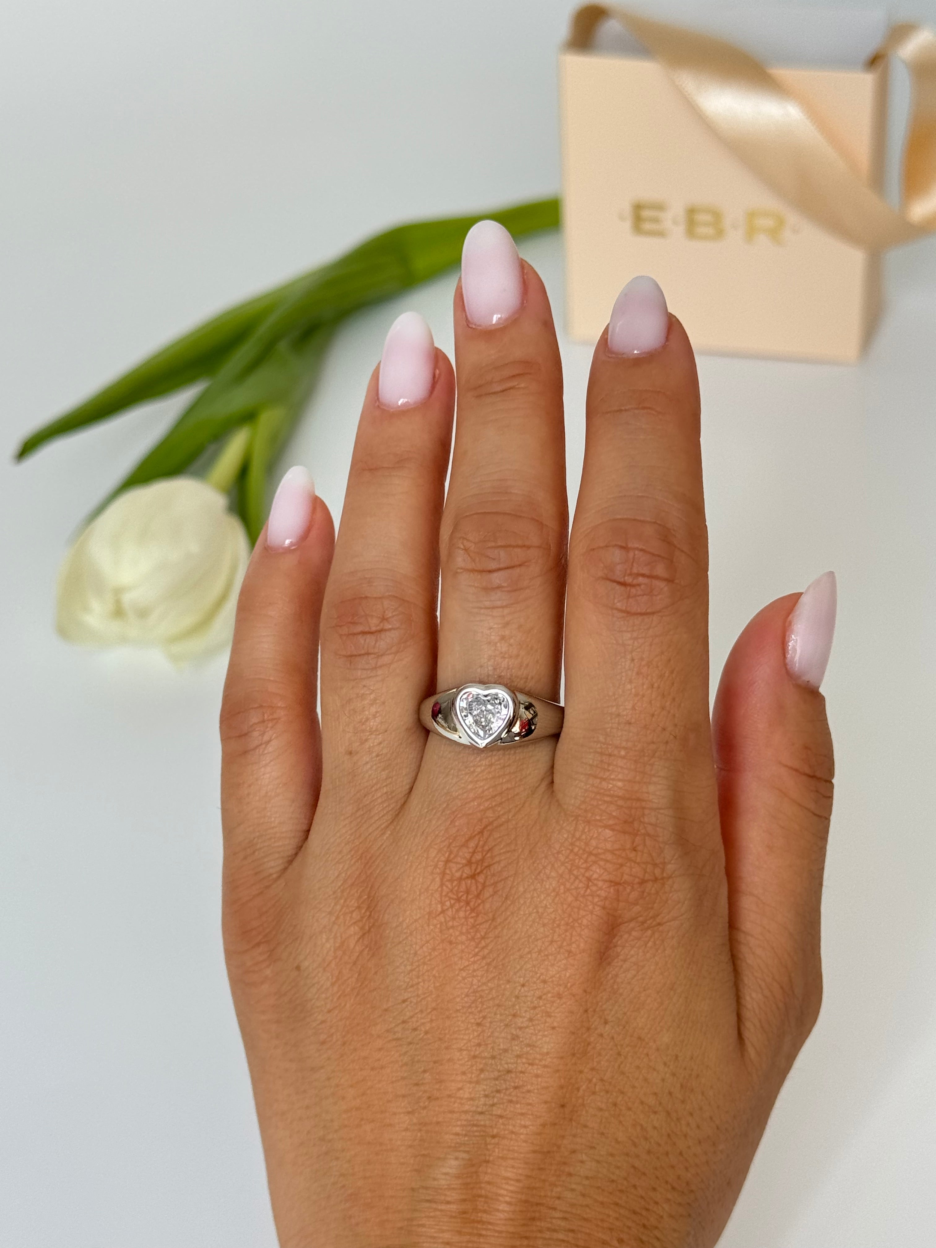 İTHAL KALP DETAYLI TAŞLI SİLVER AYARLANABİLİR YÜZÜK