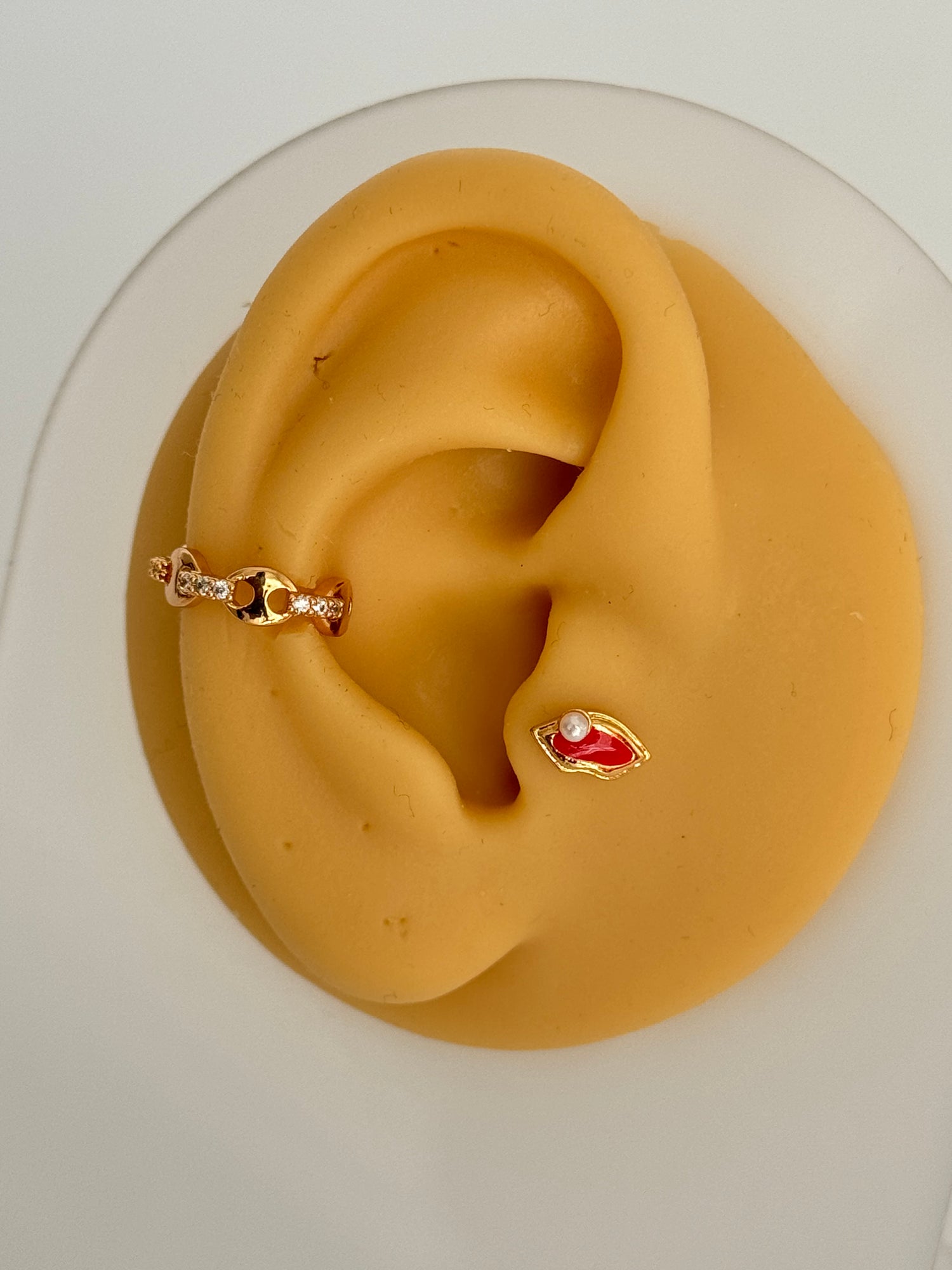 İTHAL DUDAK DETAYLI GOLD PİERCİNG